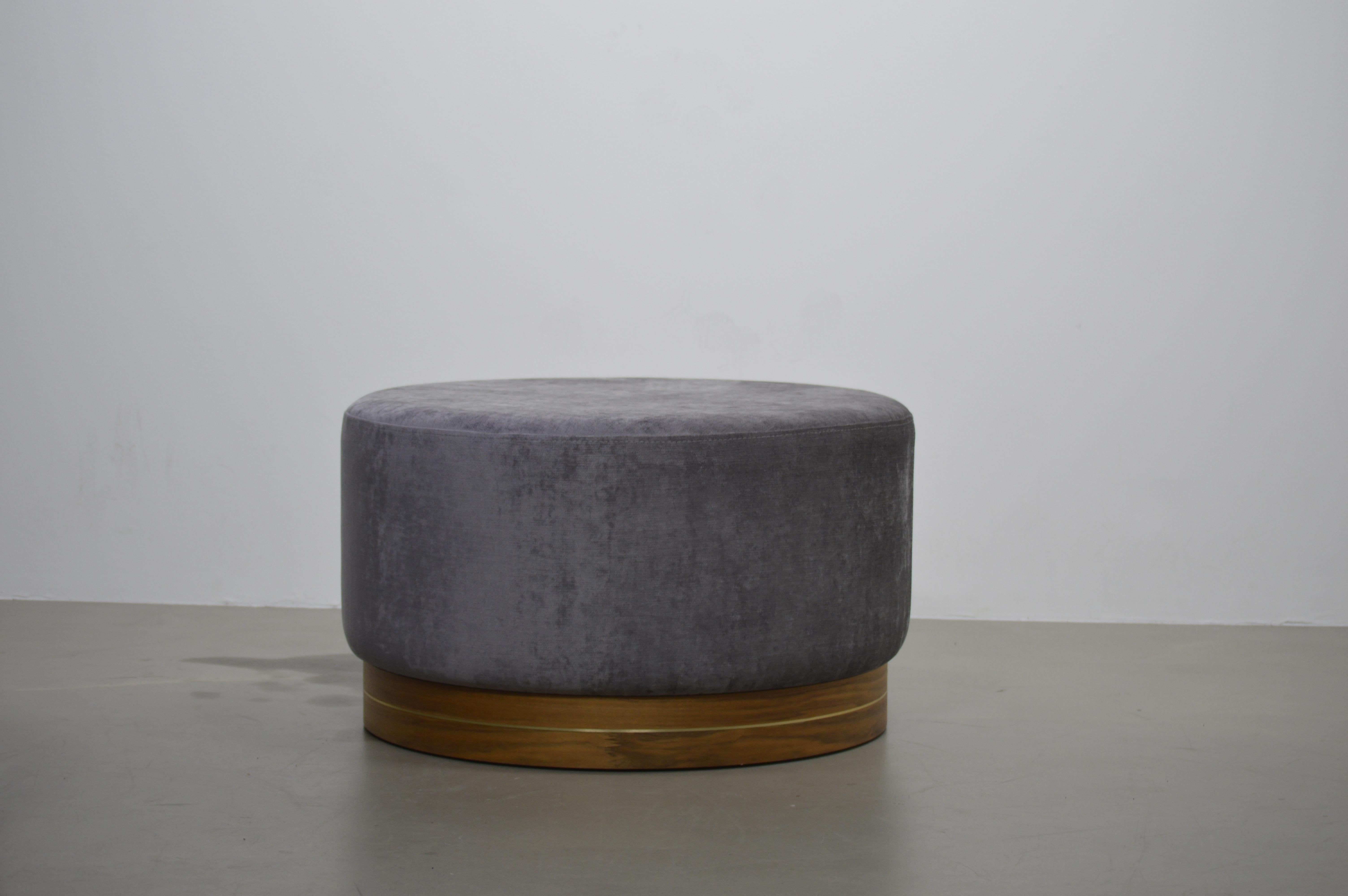 Modest in design yet solid in form, the handmade La Sorella pouf is a modern interpretation of the classic pouf. With its sculptural presence and soft textures, the pouf combines art and functionality. The use of natural materials of high quality