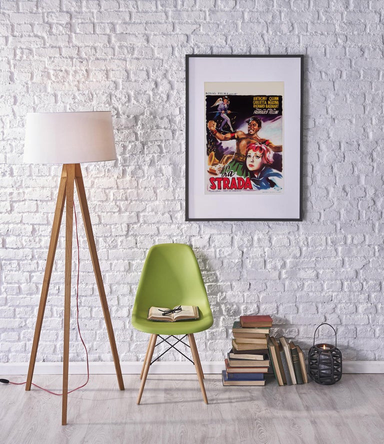 Affiche De Cinéma LA STRADA - Poster 50x70cm - Reproduction HQ - PostersAndCo
