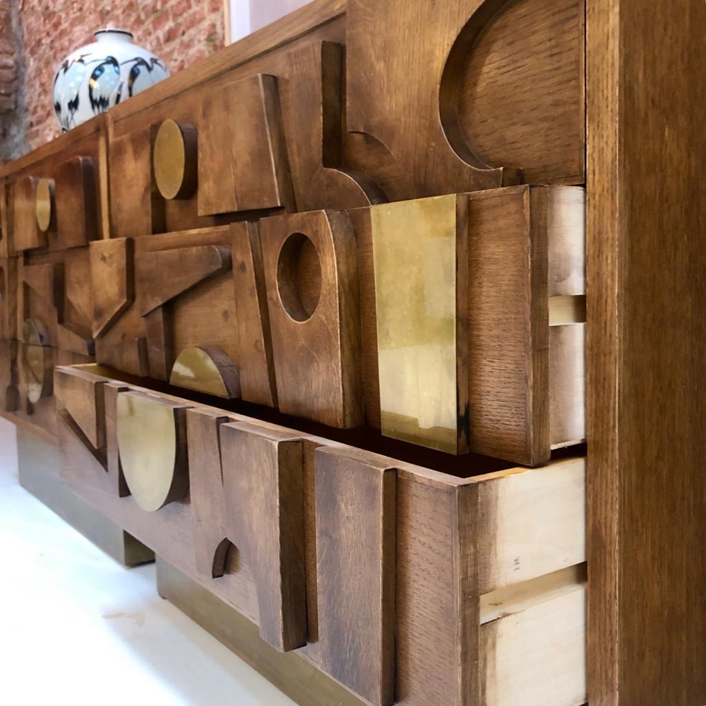 L.A. Studio Designed Brass and Oak Wood Brutalism Italian Sideboard In Good Condition For Sale In Madrid, ES