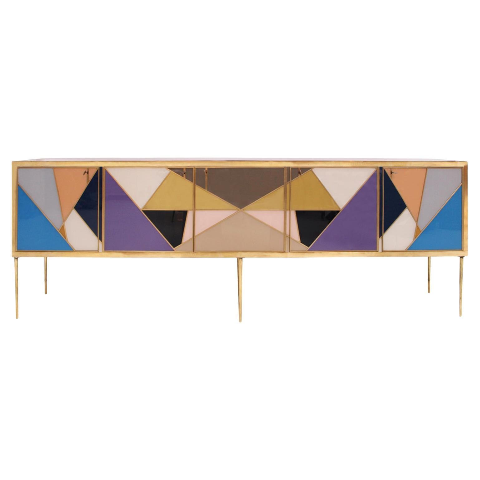 Credenza italiana in vetro colorato e ottone di L.A. Studio