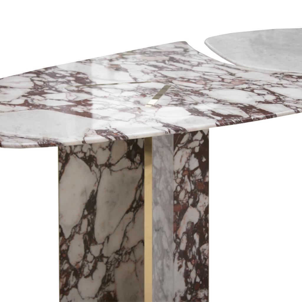 XXIe siècle et contemporain I.A. Studio Contemporary Table de salle à manger italienne moderne en marbre et laiton en vente
