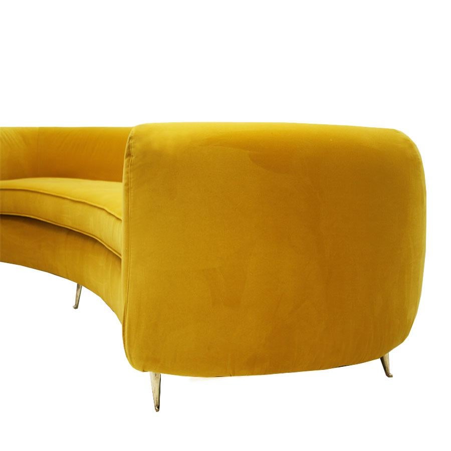 Moderne Canapé jaune incurvé L.A. Studio de six places fabriqué en Italie en vente
