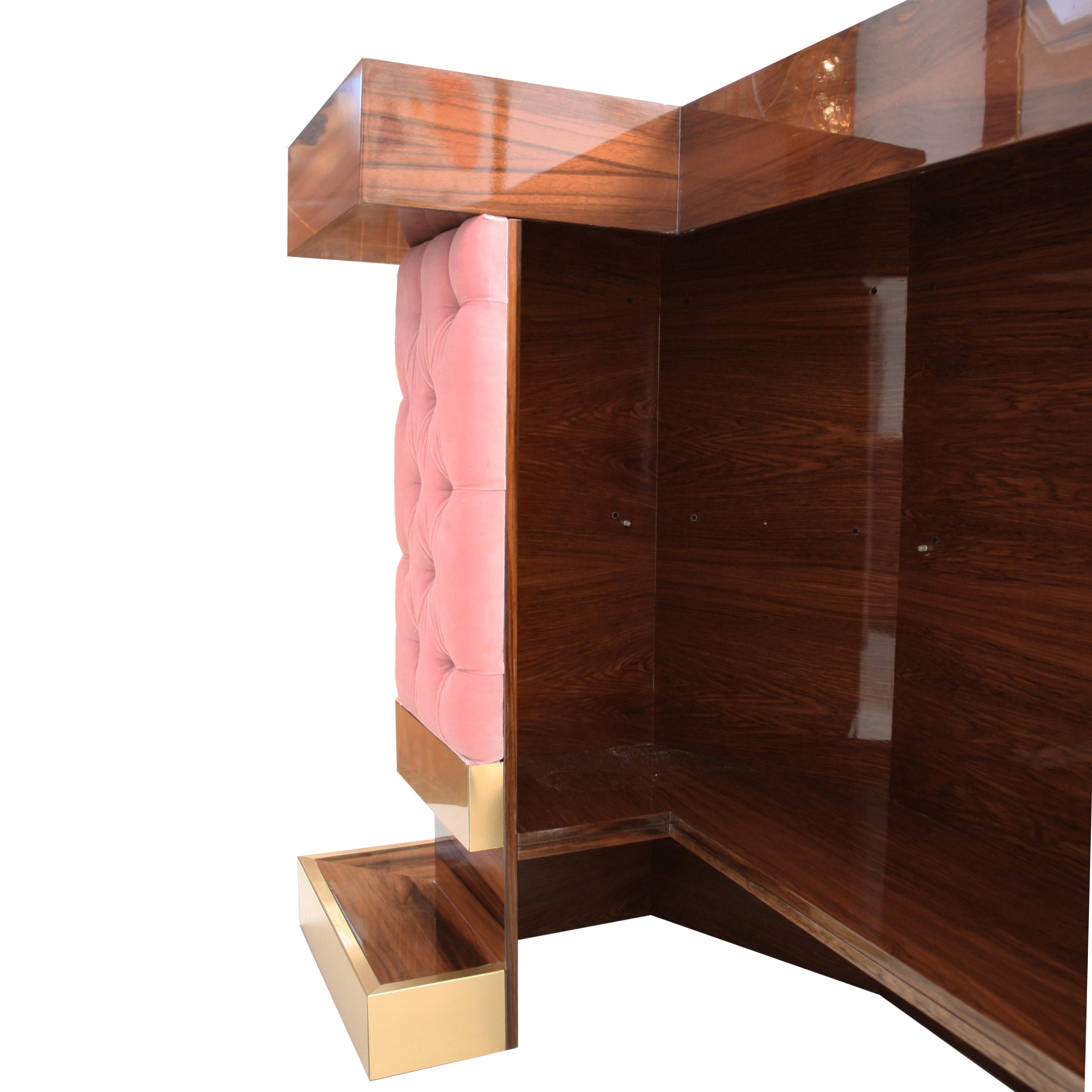 XXIe siècle et contemporain Counter de bar tapissé de bois massif et de velours de coton L.A. Studio Interiorismo en vente