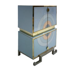 L.A. Studio Modern Massivholz und farbiges Glas Italienischer Getränkeschrank