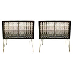 Paire de commodes italiennes modernes L.A. Studio Modern en bois massif et verre de Murano