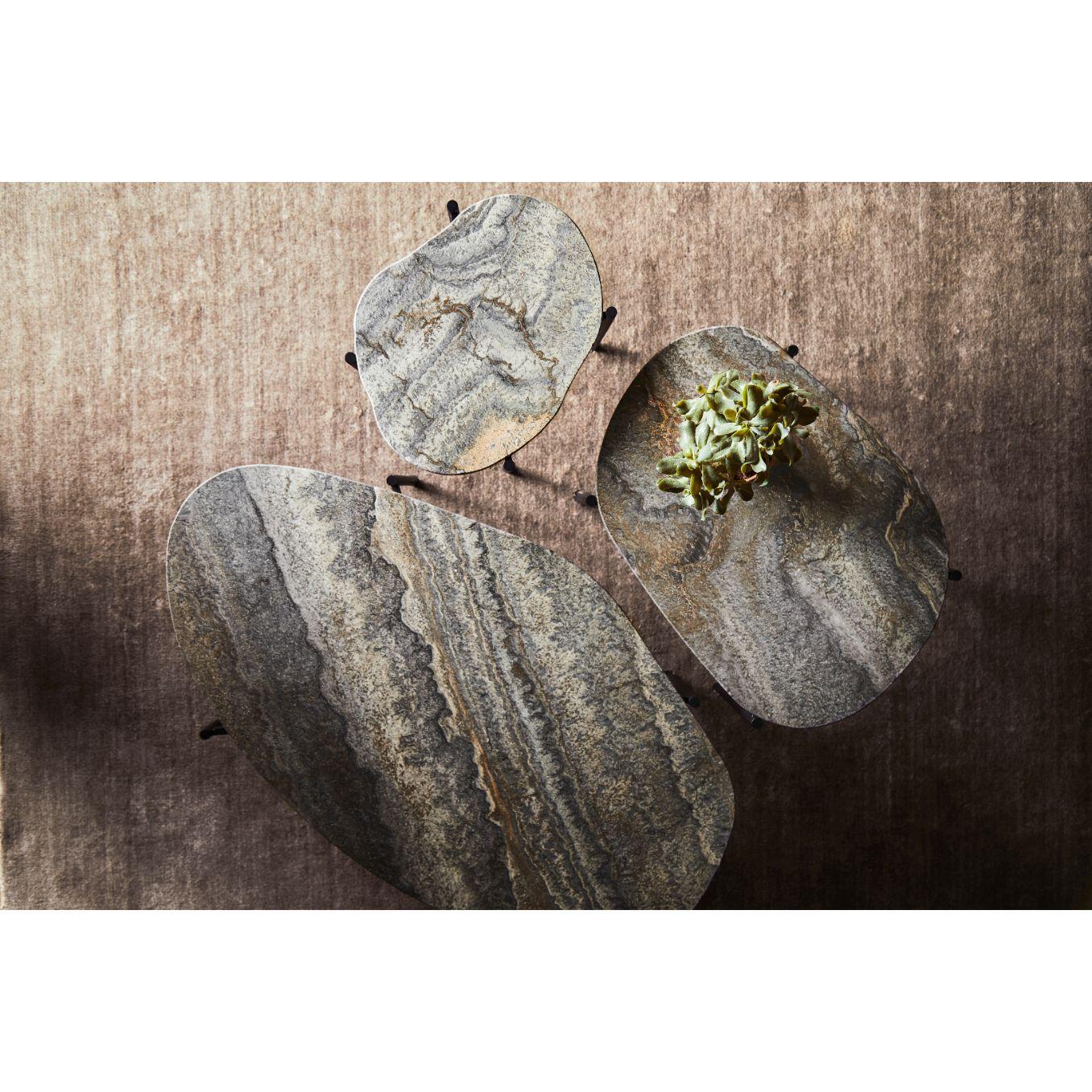 Mesa auxiliar pequeña La Terra de Agnes Morguet en venta 1