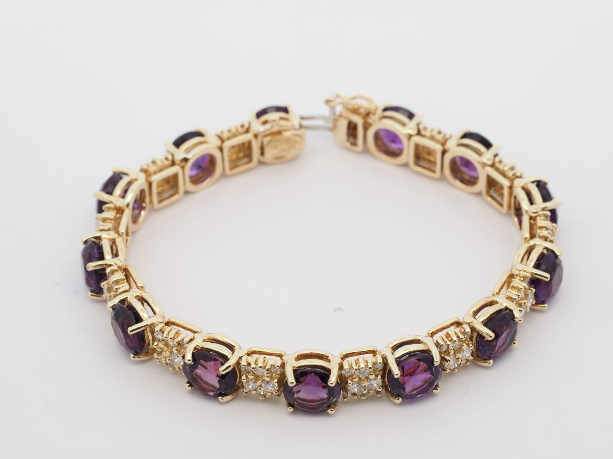 Women's or Men's La Triomphe 18K Yellow Gold 20 ct Amethyst & 4 ct Diamond Bracelet For Sale