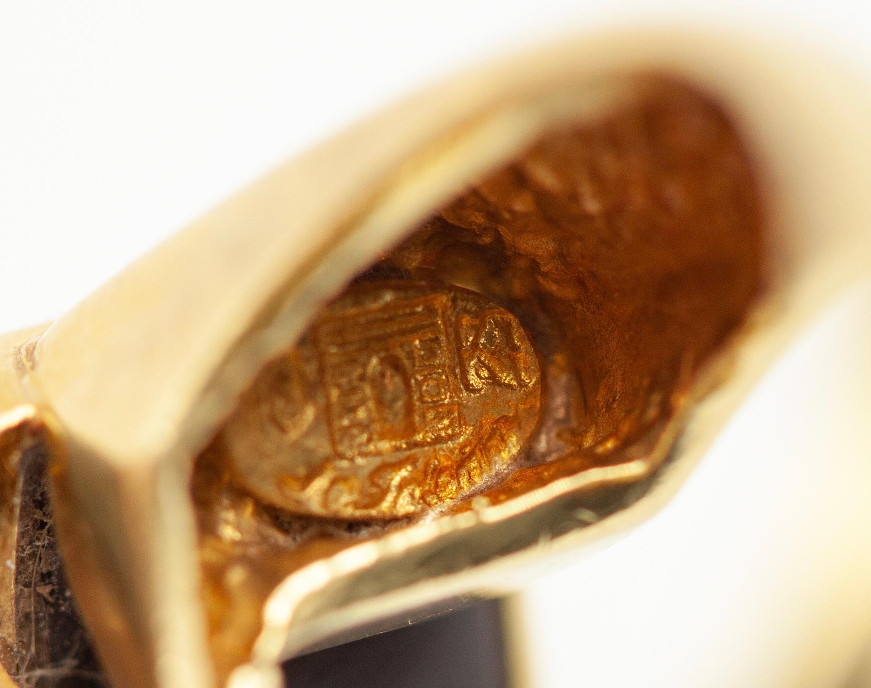 Anello scultura La Triomphe in oro giallo 18 carati con diamante e onice, anni '70 circa. in vendita 5