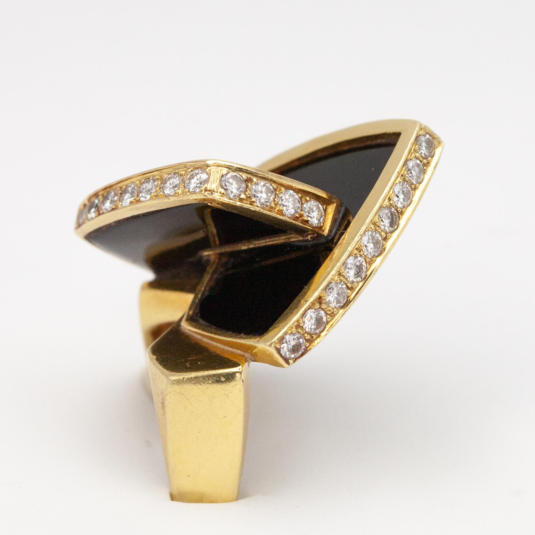 La Triomphe 18K Gelbgold Diamant Onyx Skulpturenring ca. 1970er Jahre im Angebot 2