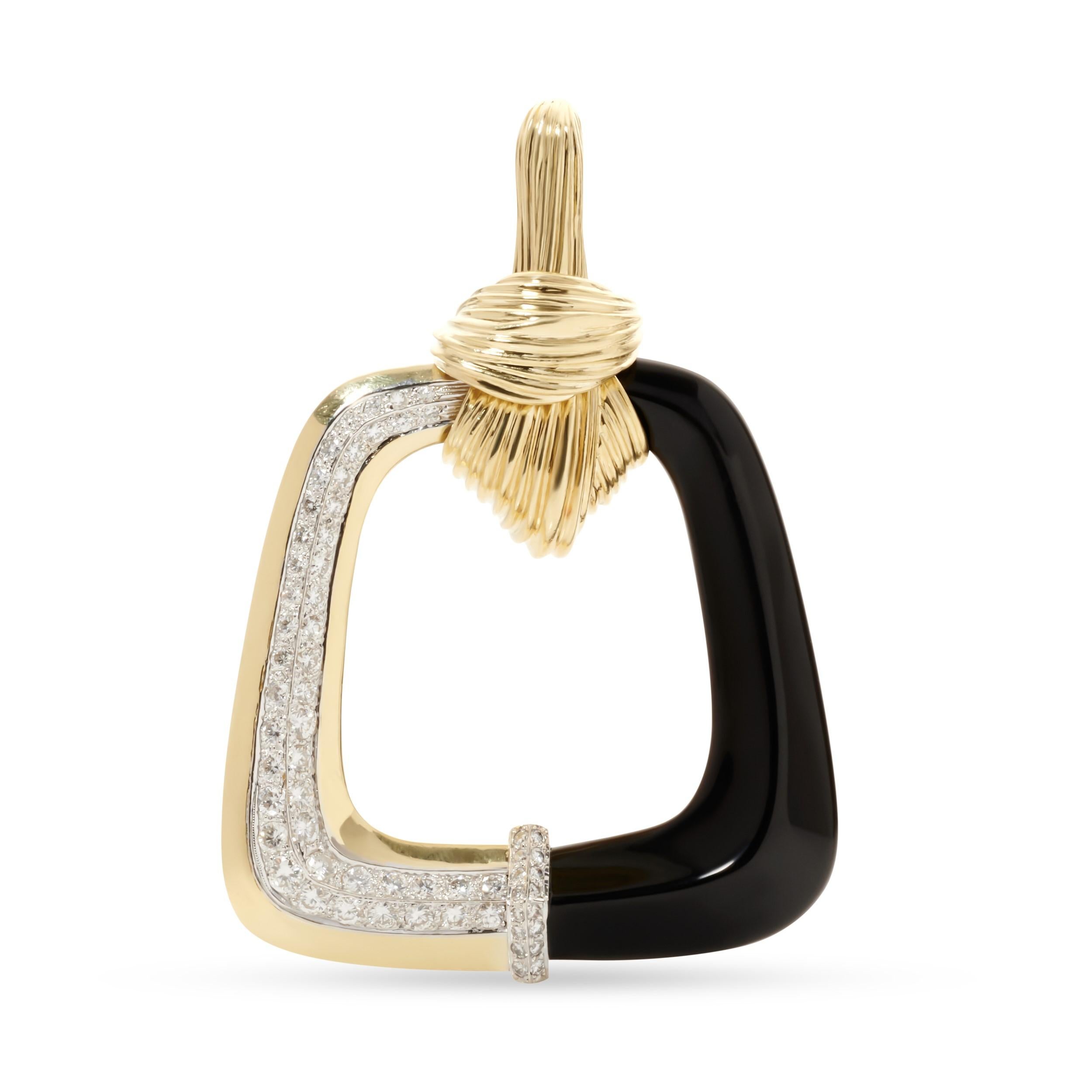 Round Cut La Triomphe 18Karat Yellow Gold Diamond and Onyx Pendant on La Triomphe Necklace For Sale