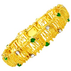 La Triomphe 2.00 Carat Emerald Diamond Yellow Gold Bracelet