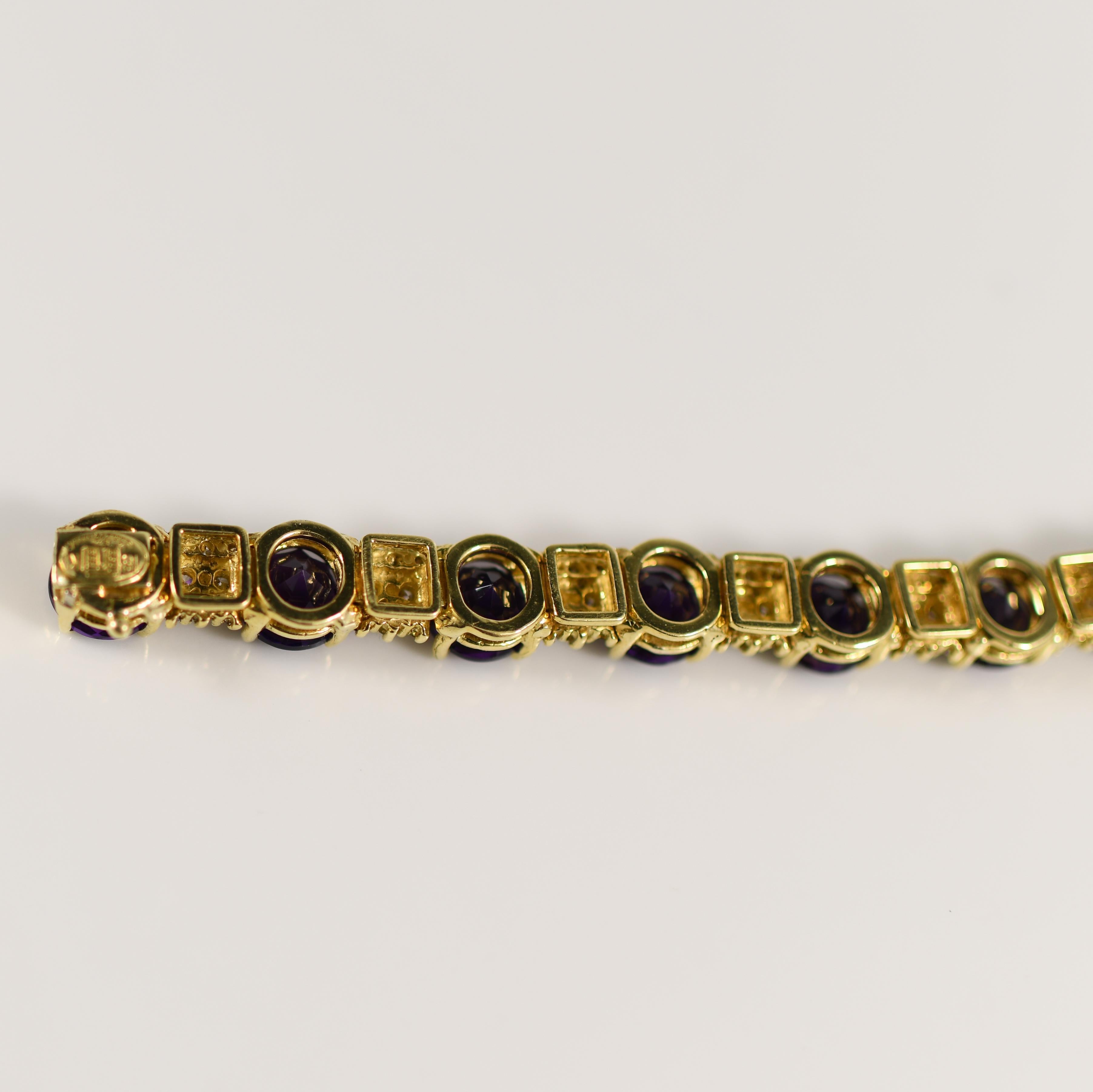 La Triomphe Gliederarmband aus 18 Karat Gold mit feinem Amethyst und Diamanten Damen