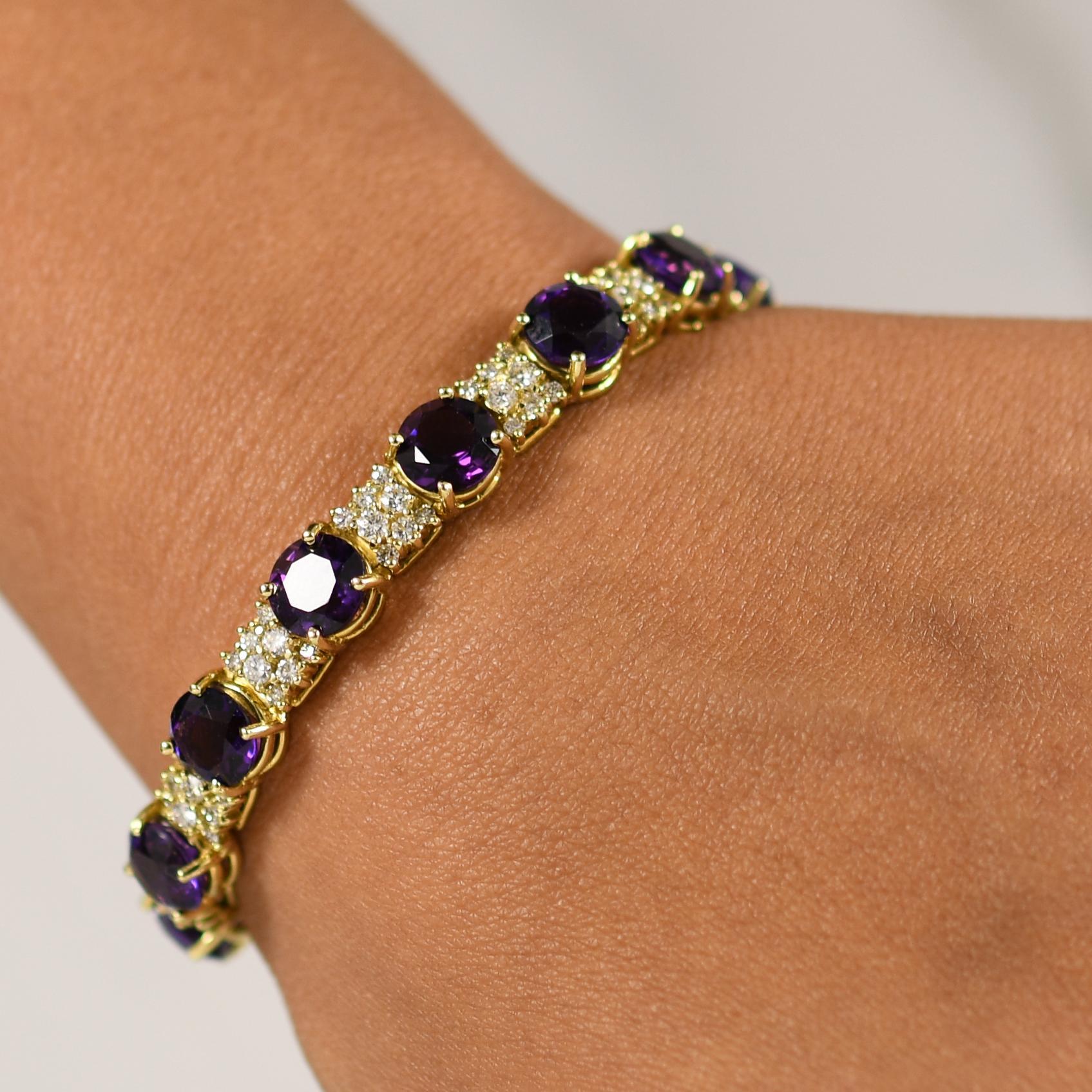 La Triomphe Gliederarmband aus 18 Karat Gold mit feinem Amethyst und Diamanten 1