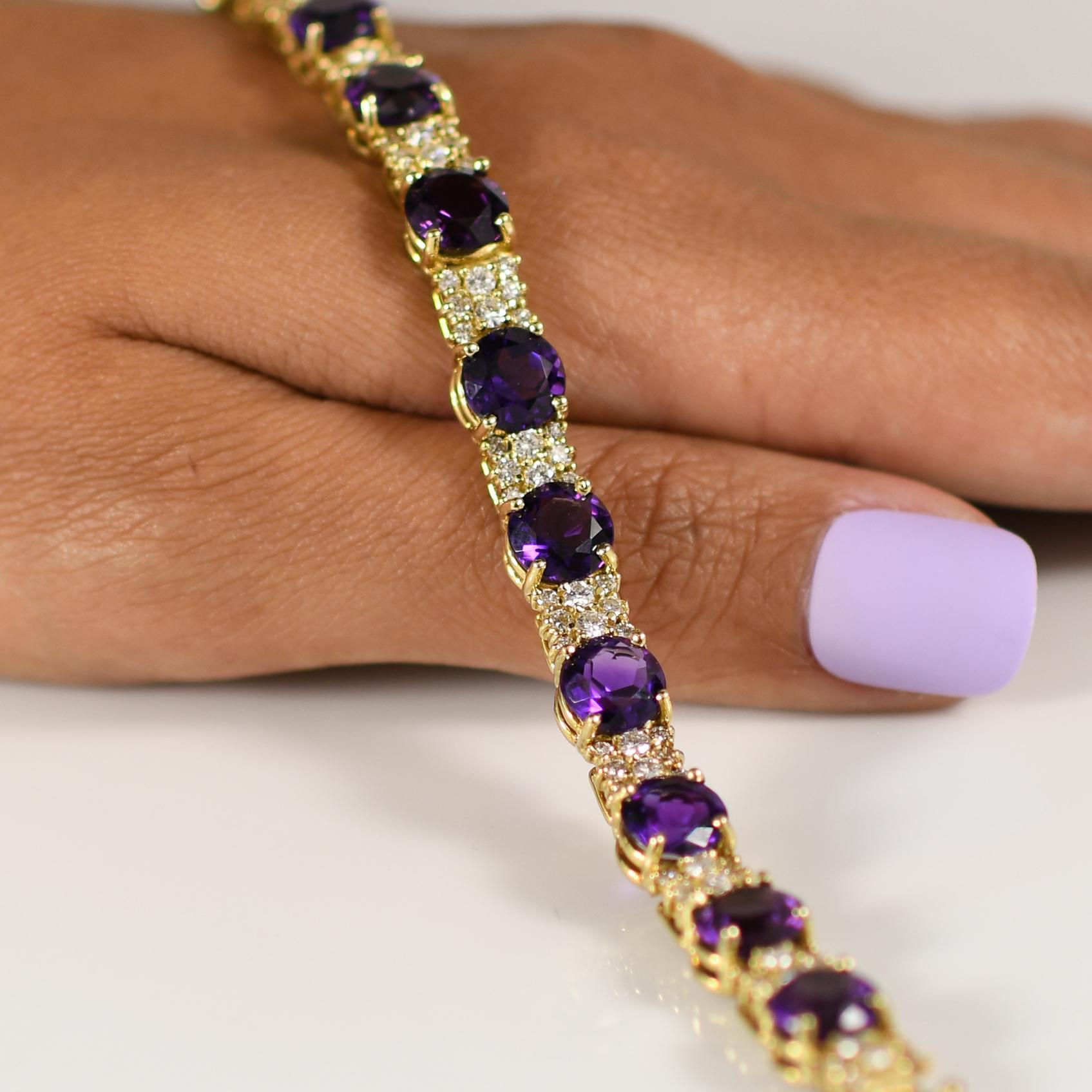 La Triomphe Gliederarmband aus 18 Karat Gold mit feinem Amethyst und Diamanten 2