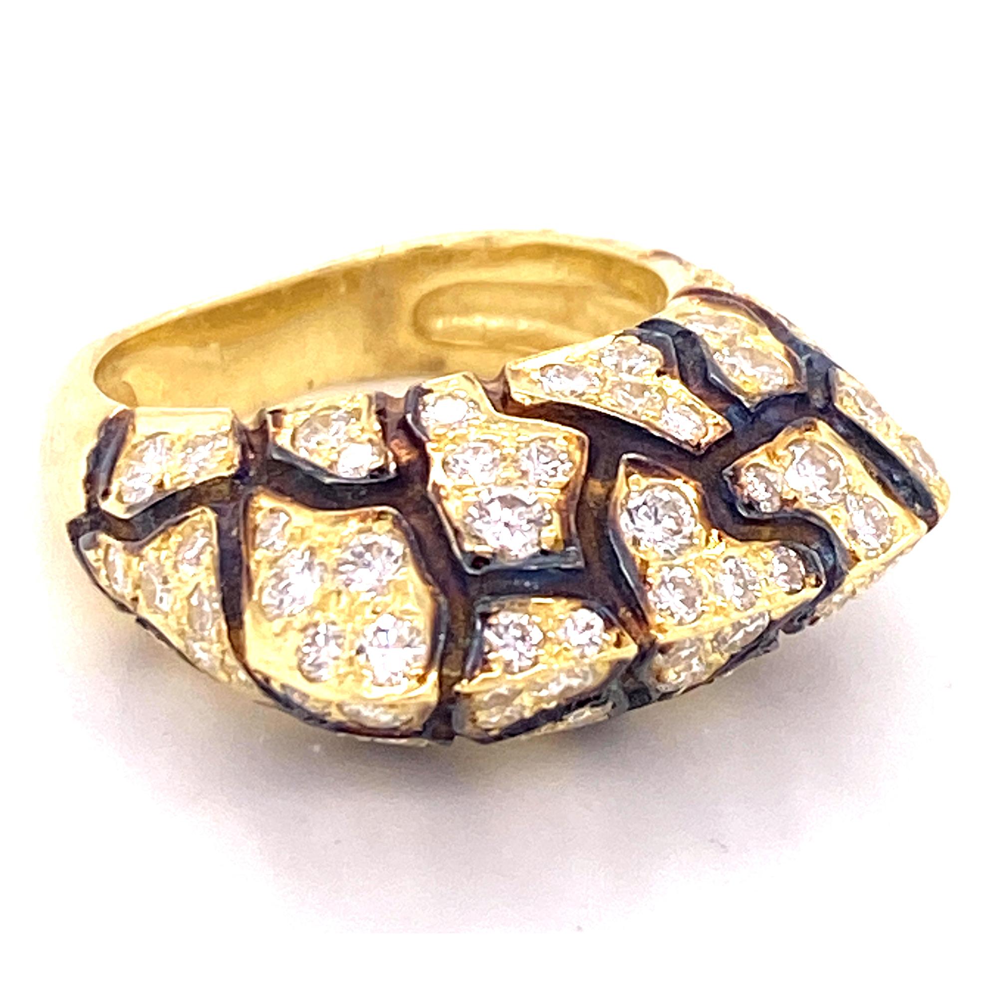 Contemporary La Triomphe French Diamond Enamel 18 Karat Yellow Gold Ring