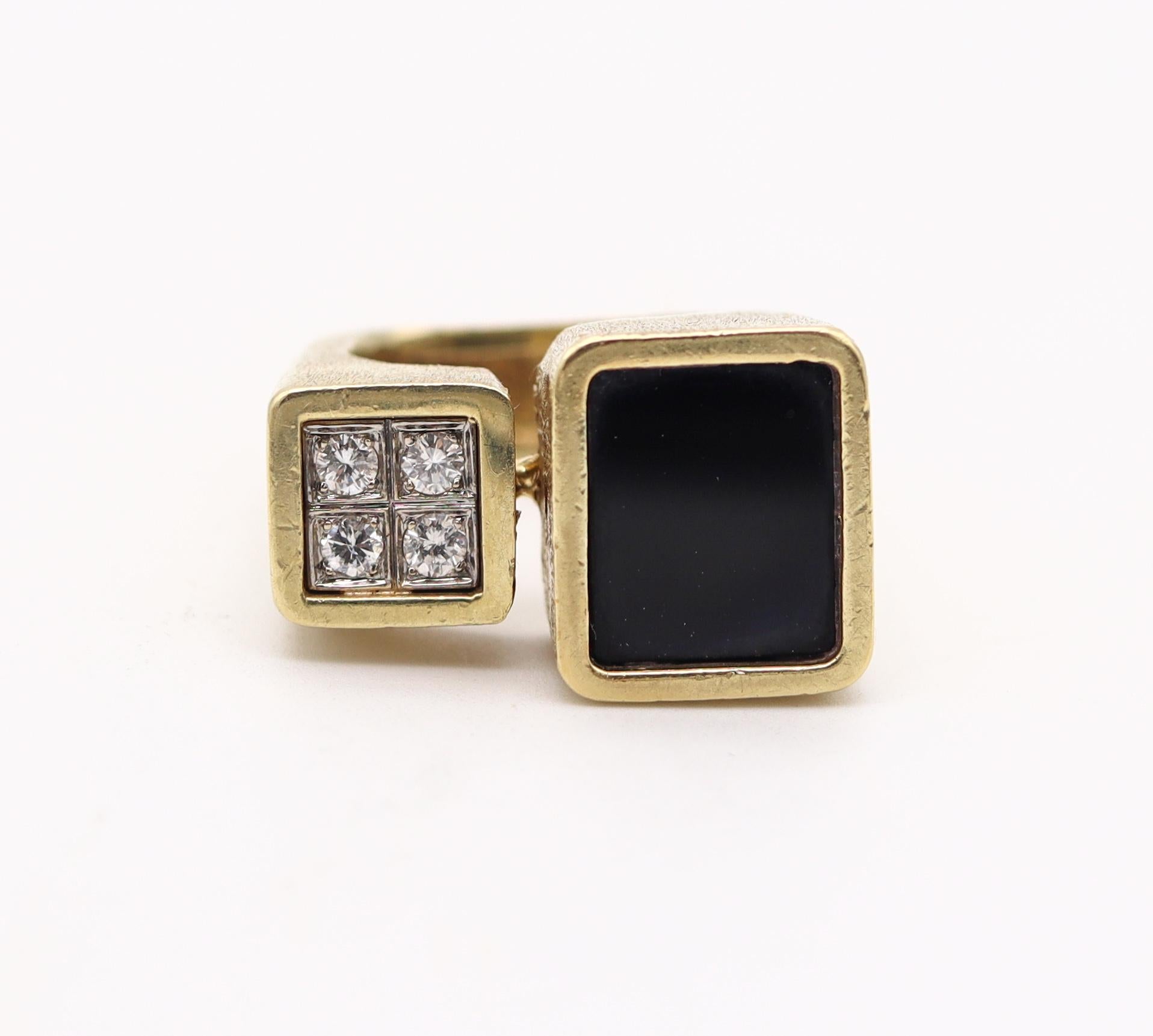 Brilliant Cut La Triomphe Geometric Cocktail Ring in 14kt Gold with Diamonds and Black Onyx