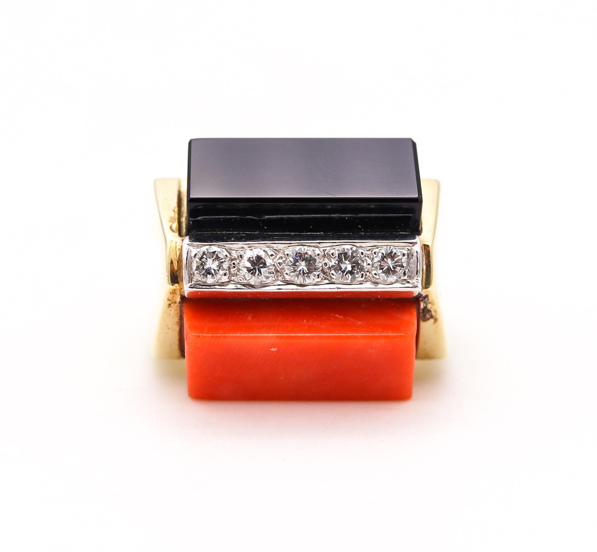 Women's or Men's La Triomphe Geometric Cocktail Ring in 18Kt Gold with Diamonds Coral Onyx For Sale