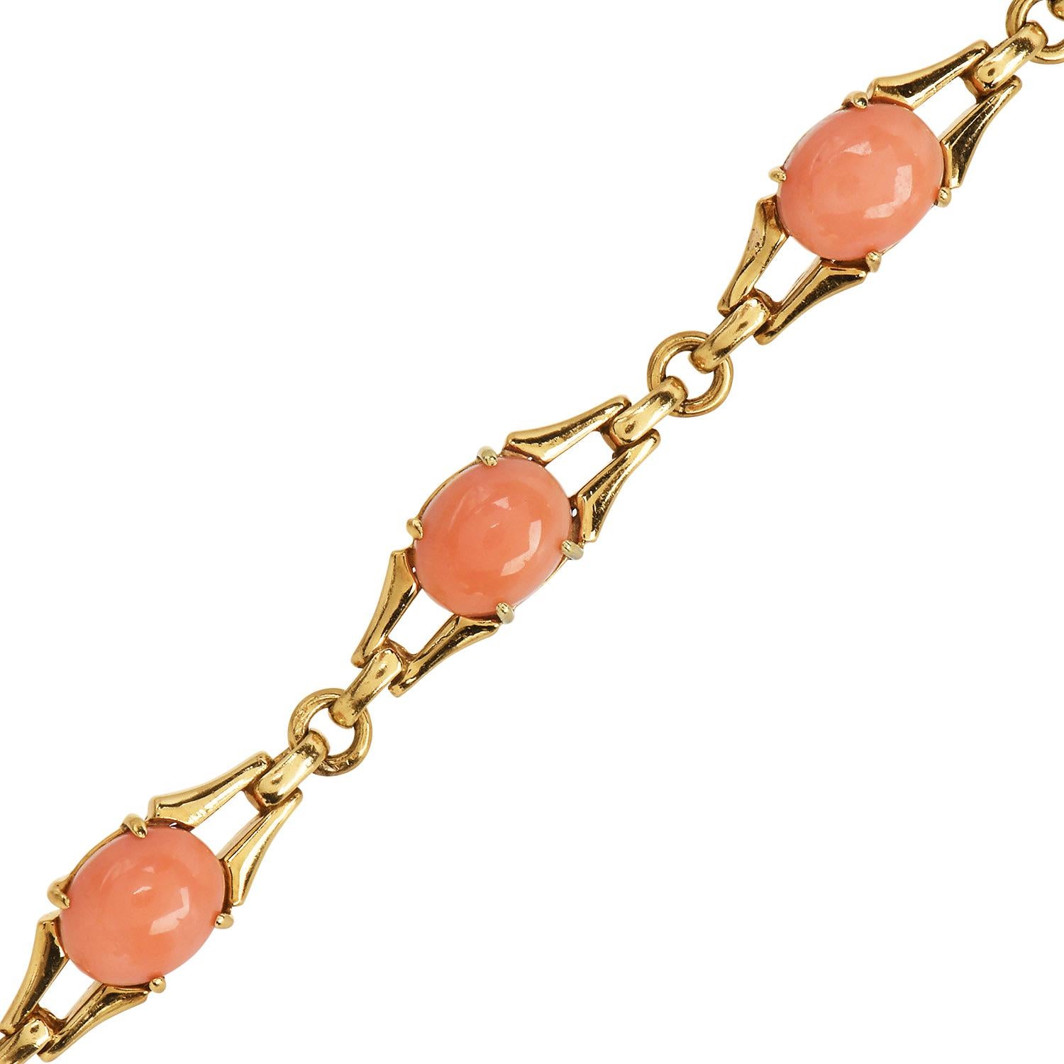 La Triomphe Vintage Koralle 18K Gold Cabochon Gliederarmband Damen im Angebot