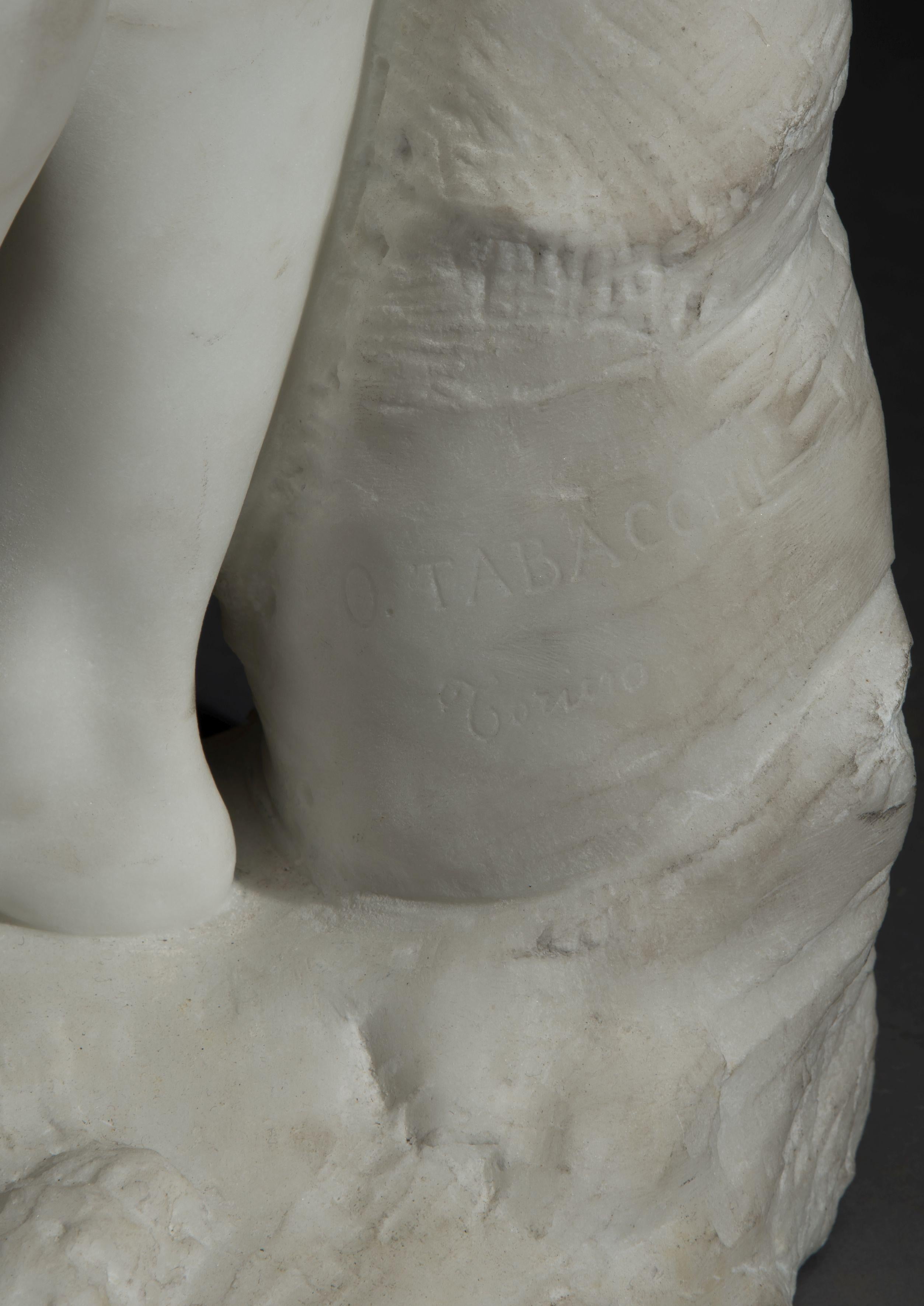 'La Tuffolina', a Marble Group of a Diving Girl by Odoarda Tabacchi, circa 1880 In Good Condition For Sale In Brighton, West Sussex
