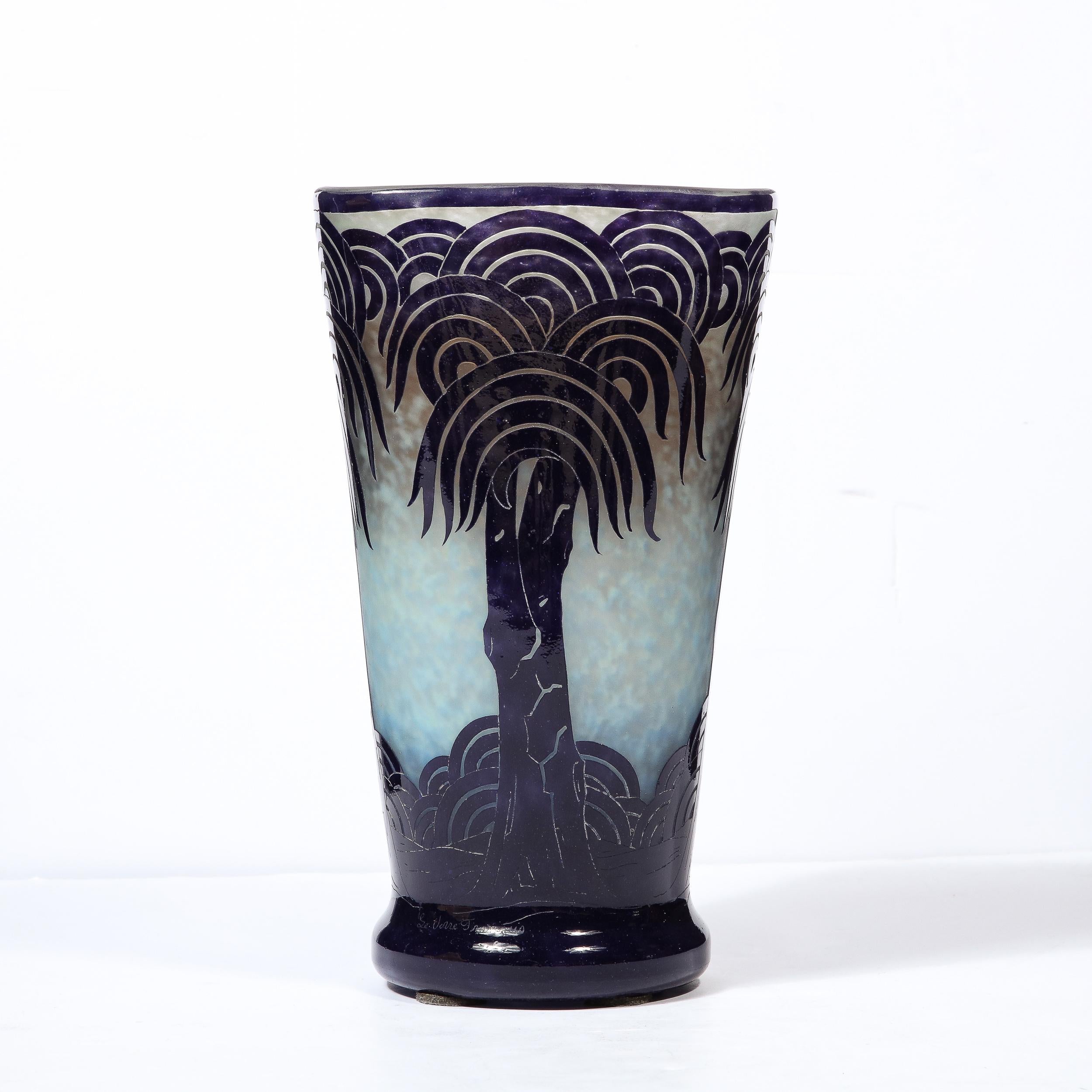 Vase en verre camée de palmier stylisé La Verre Français par Charles Schneider 4
