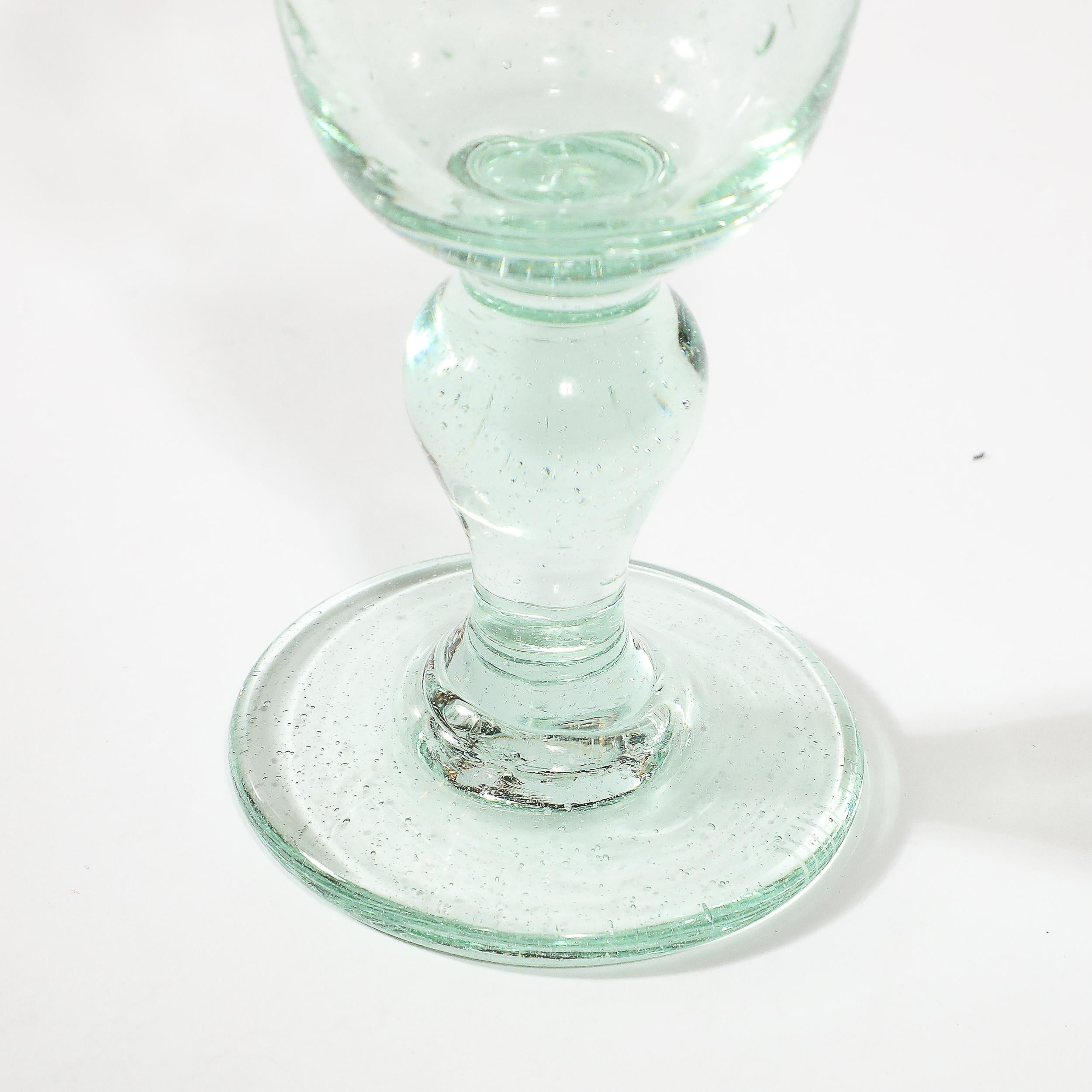 Ensemble de 12 verres à pied La Verrerie de Biot soufflés à la main, aigues-marines pâles et pâles en vente 4