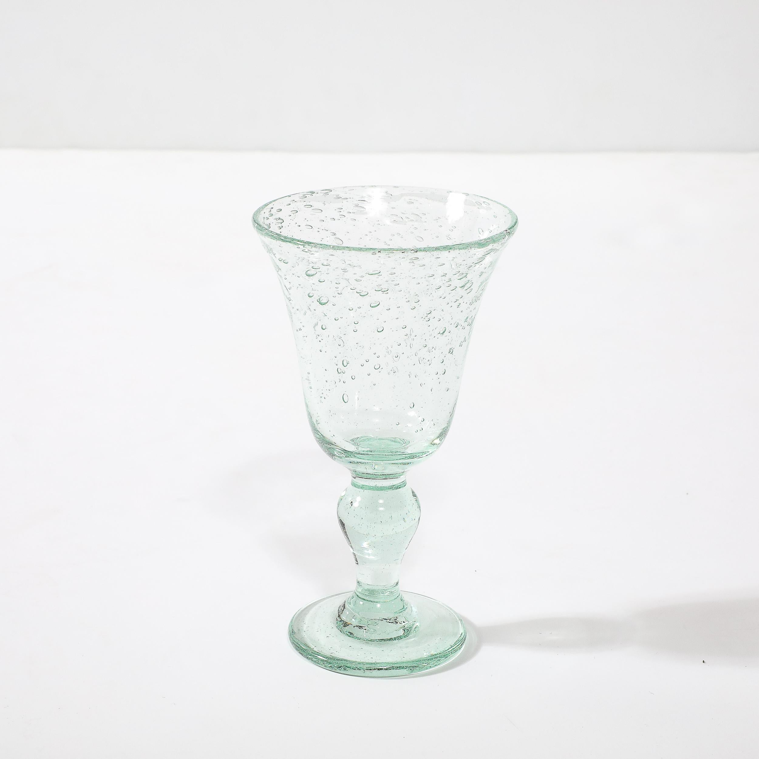 Mid-Century Modern Ensemble de 12 verres à pied La Verrerie de Biot soufflés à la main, aigues-marines pâles et pâles en vente