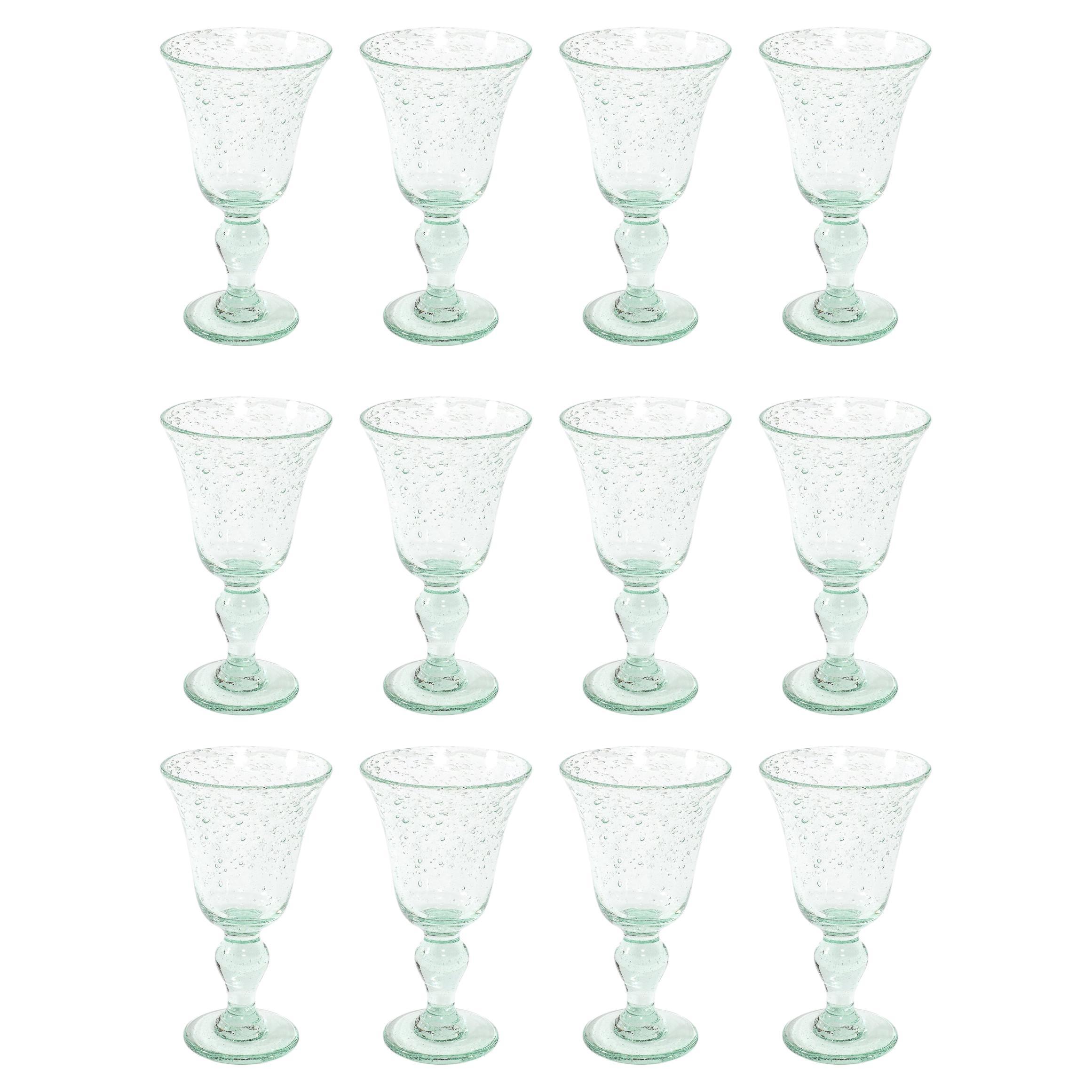 La Verrerie de Biot Juego de 12 copas sopladas a mano con tallo de color aguamarina pálido