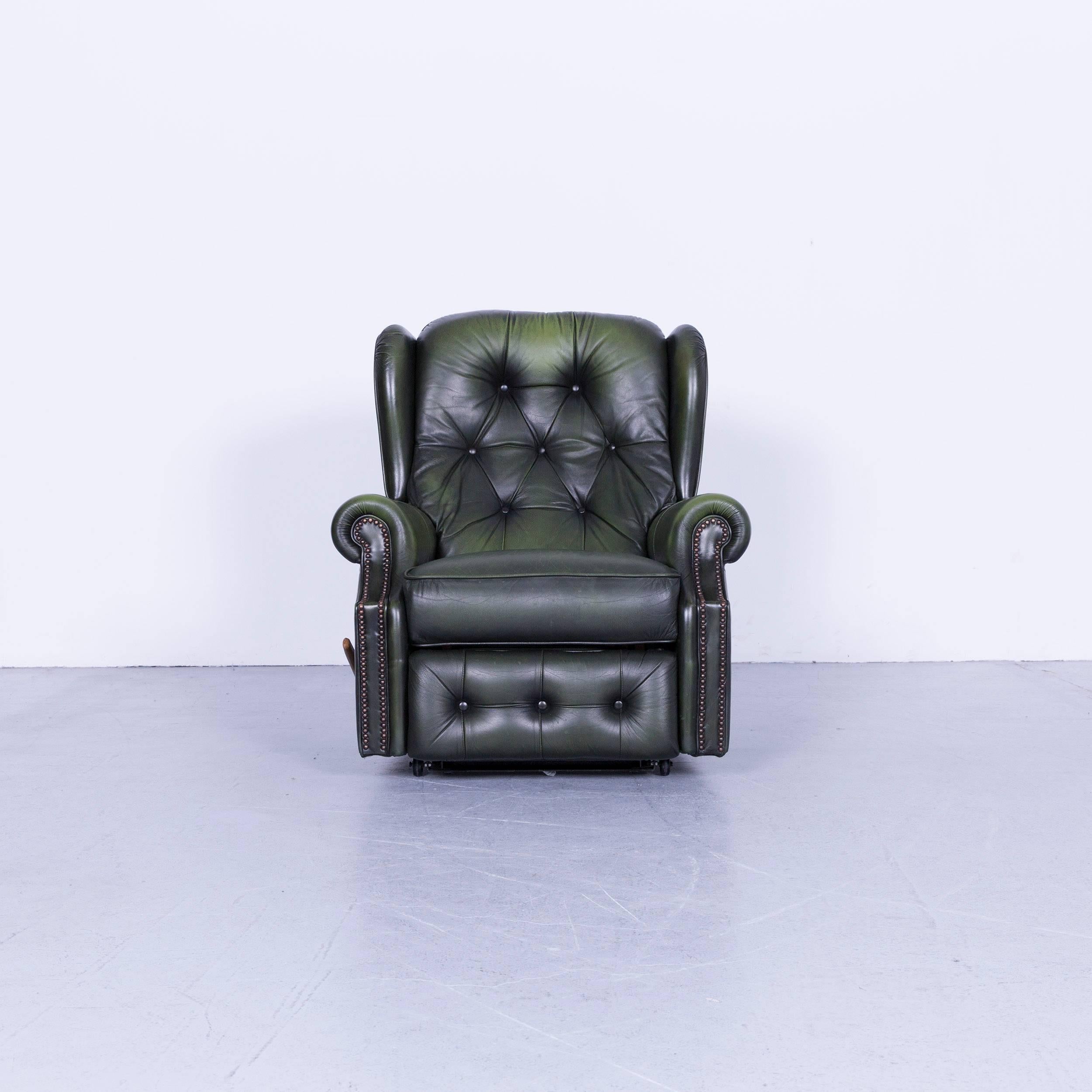 We bring to you an La-Z-Boy Chesterfield leather armchair recliner green.































































 