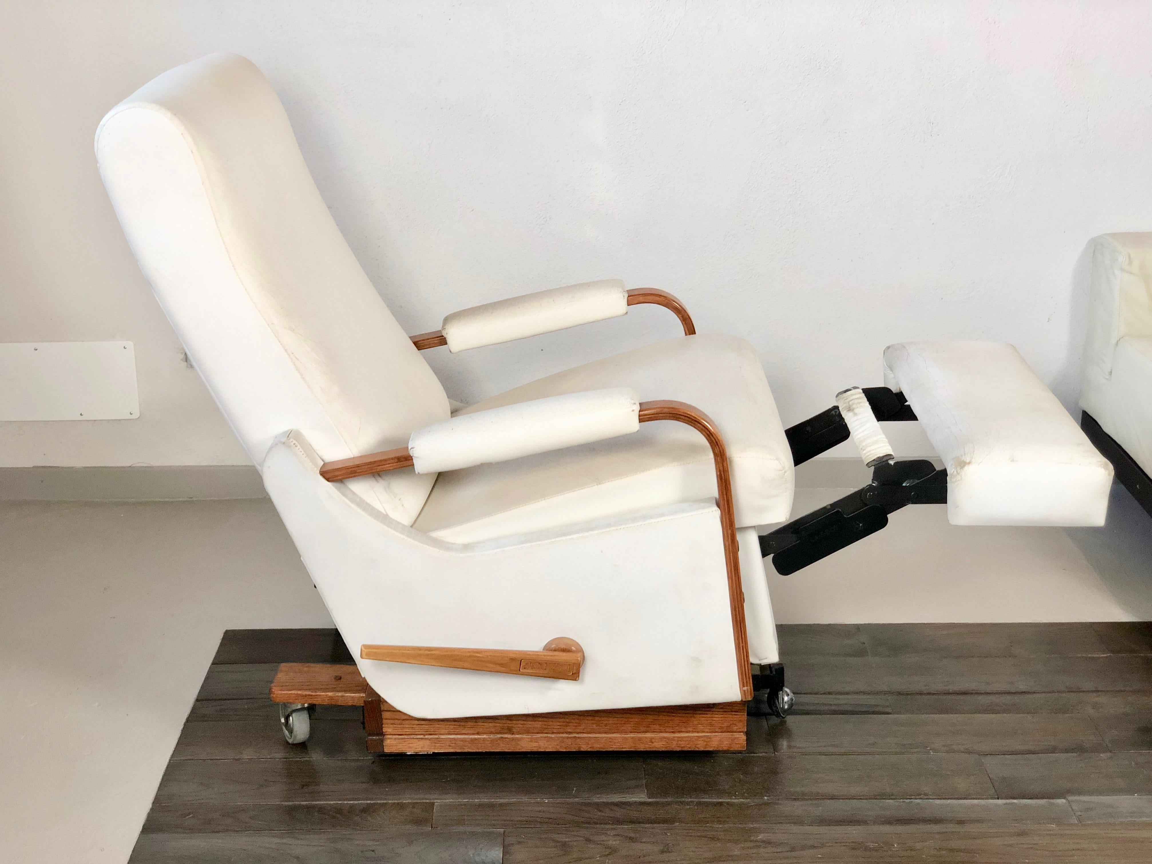 white leather lazy boy recliner