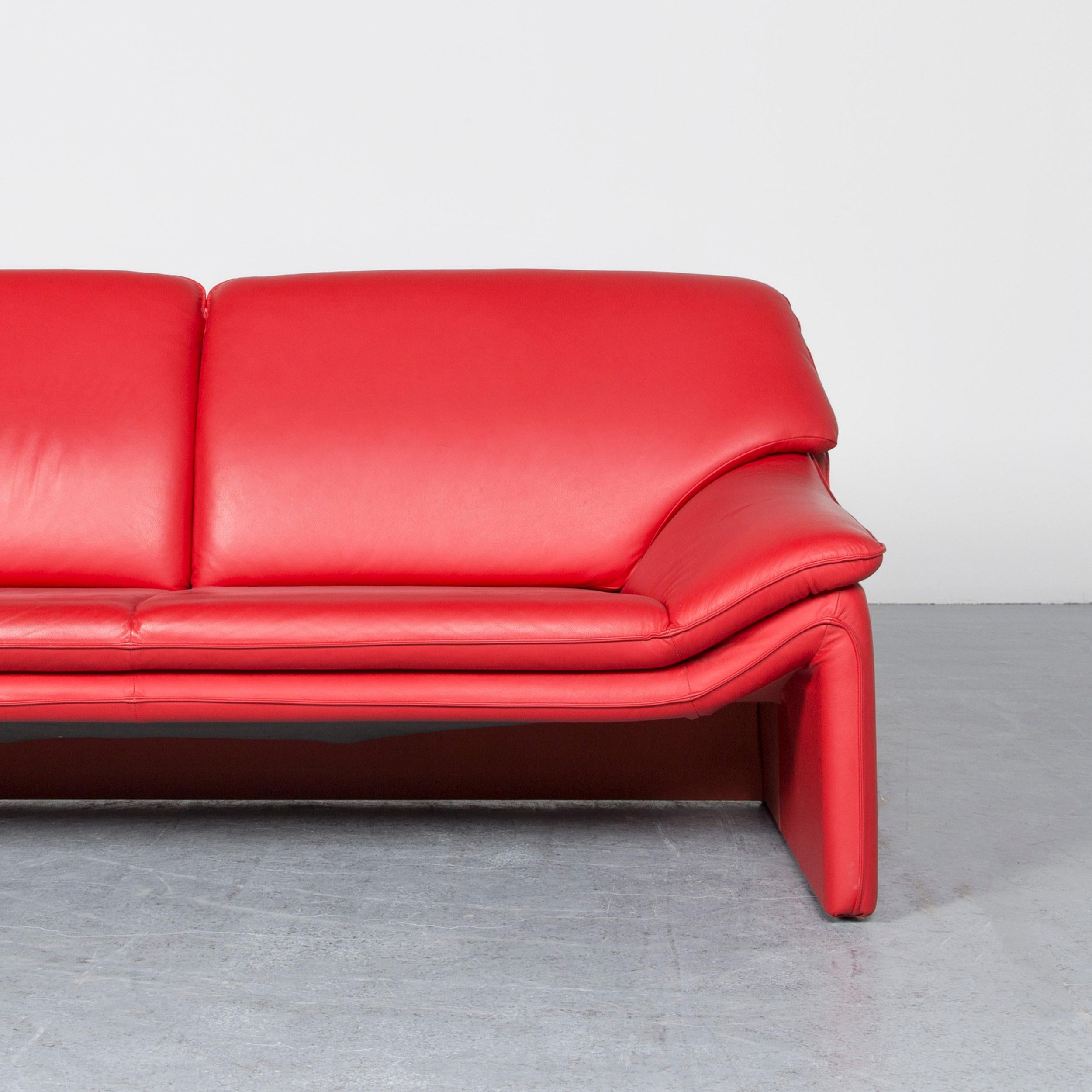 Laauser Atlanta Designer Sofa Leather Red Two-Seat Couch Modern In Good Condition For Sale In Cologne, DE