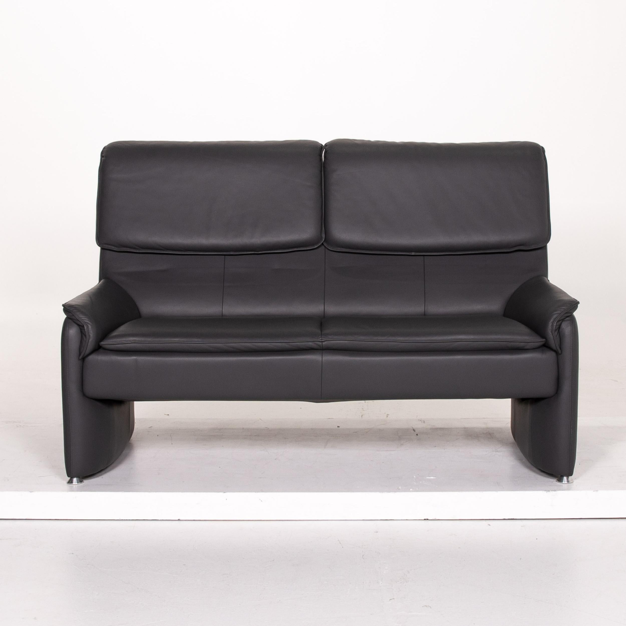 Moderne Laauser Carlos Sofa en cuir gris Canapé fonctionnel à deux places en vente