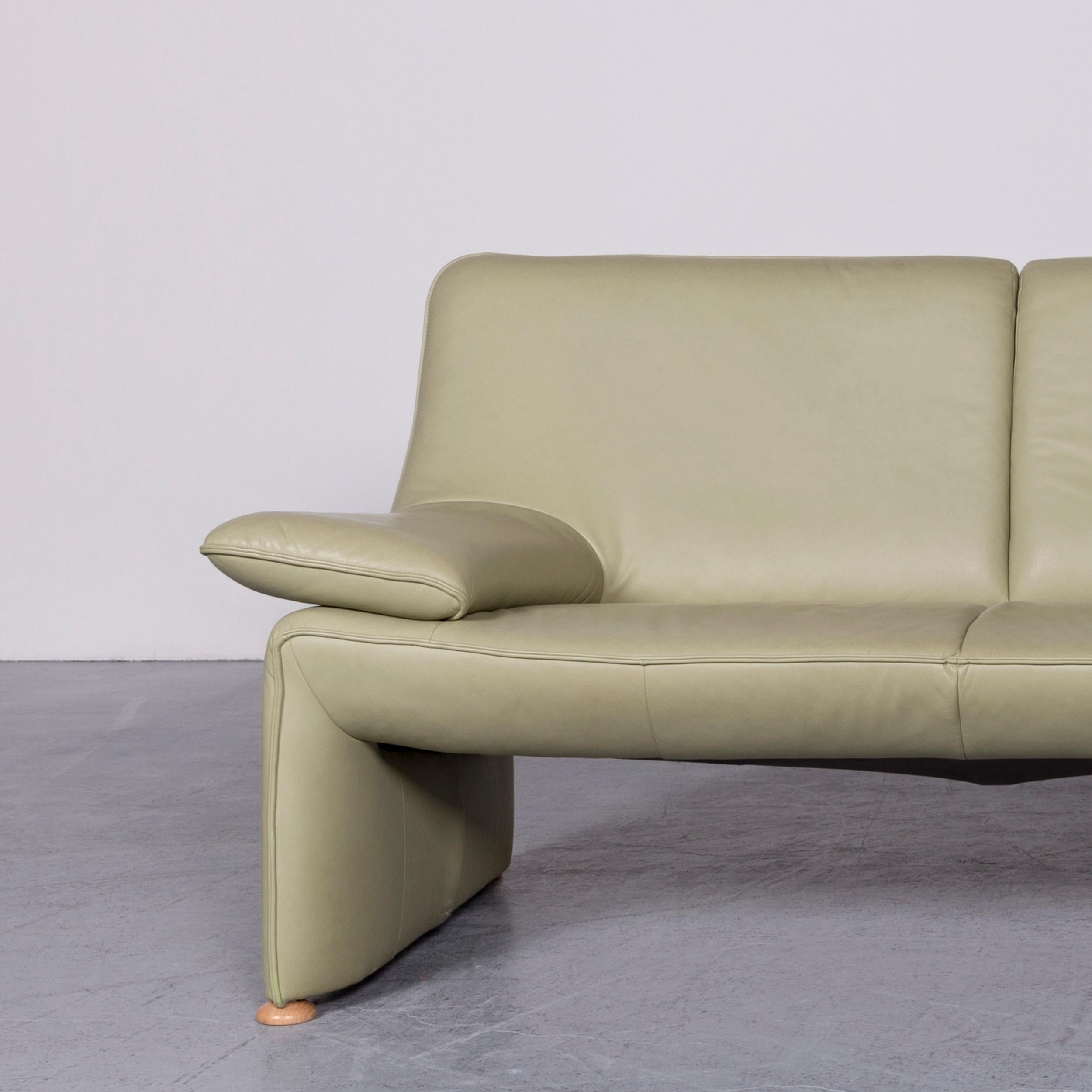 Laauser Flair Designer Sofa Leather Green Two-Seat Couch Modern In Good Condition For Sale In Cologne, DE