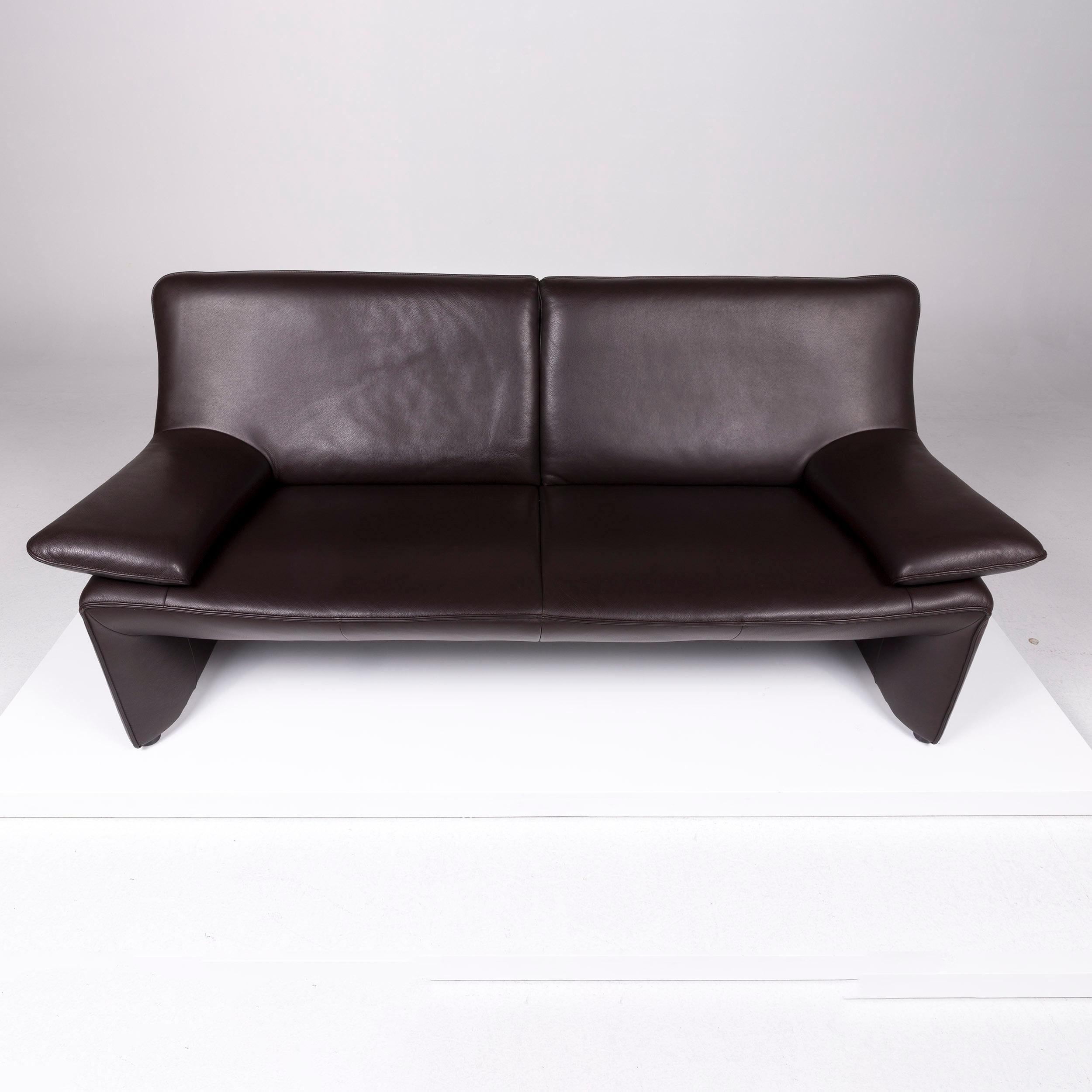 We bring to you a Laauser flair leather sofa brown dark brown three-seat couch.
 
 Product measurements in centimeters:
 
Depth 90
Width 198
Height 85
Seat-height 42
Rest-height 56
Seat-depth 54
Seat-width 135
Back-height 50.
  