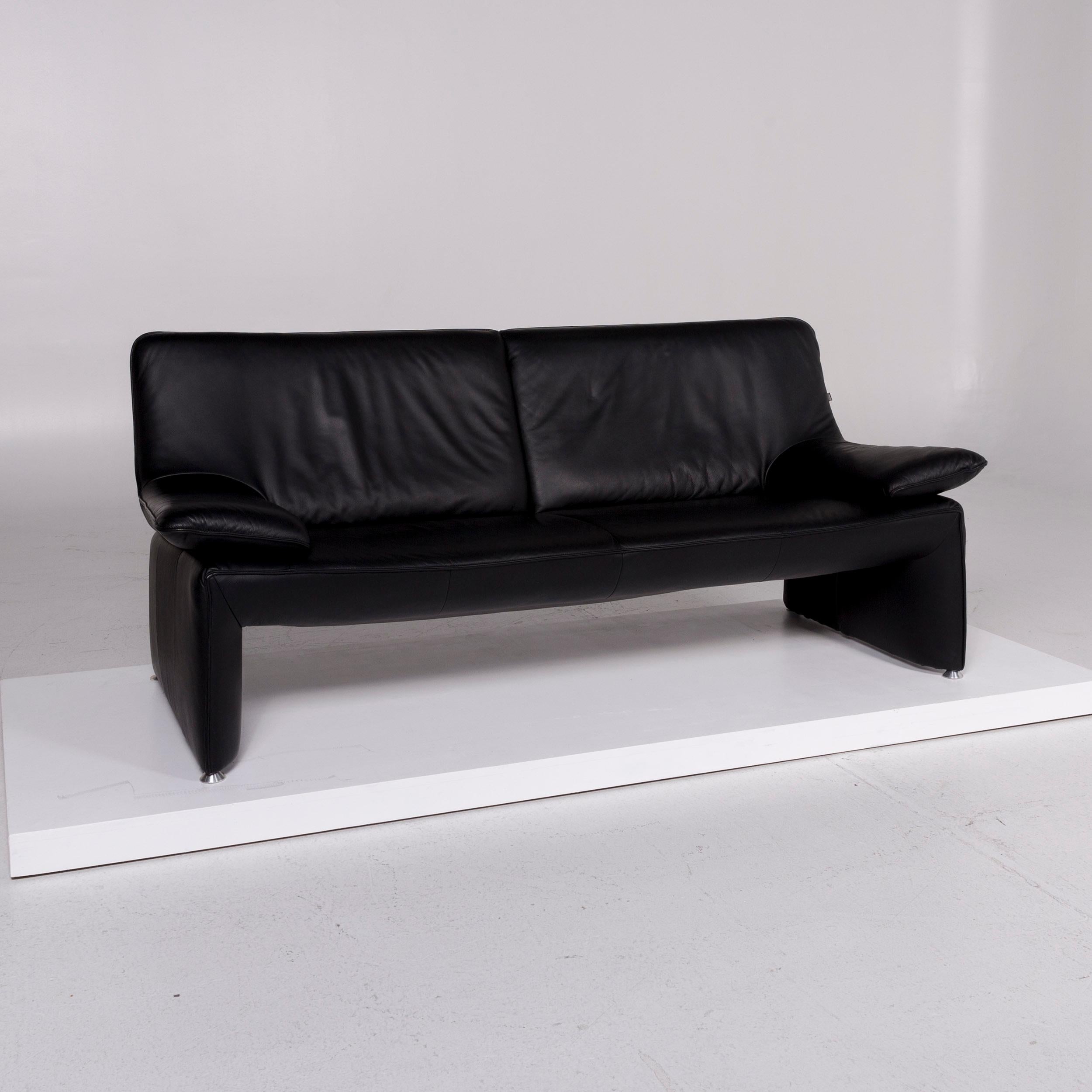 We bring to you a Laauser leather sofa black three-seat couch.


 Product measurements in centimeters:
 

Depth 84
Width 192
Height 83
Seat-height 42
Rest-height 52
Seat-depth 55
Seat-width 133
Back-height 44.
 