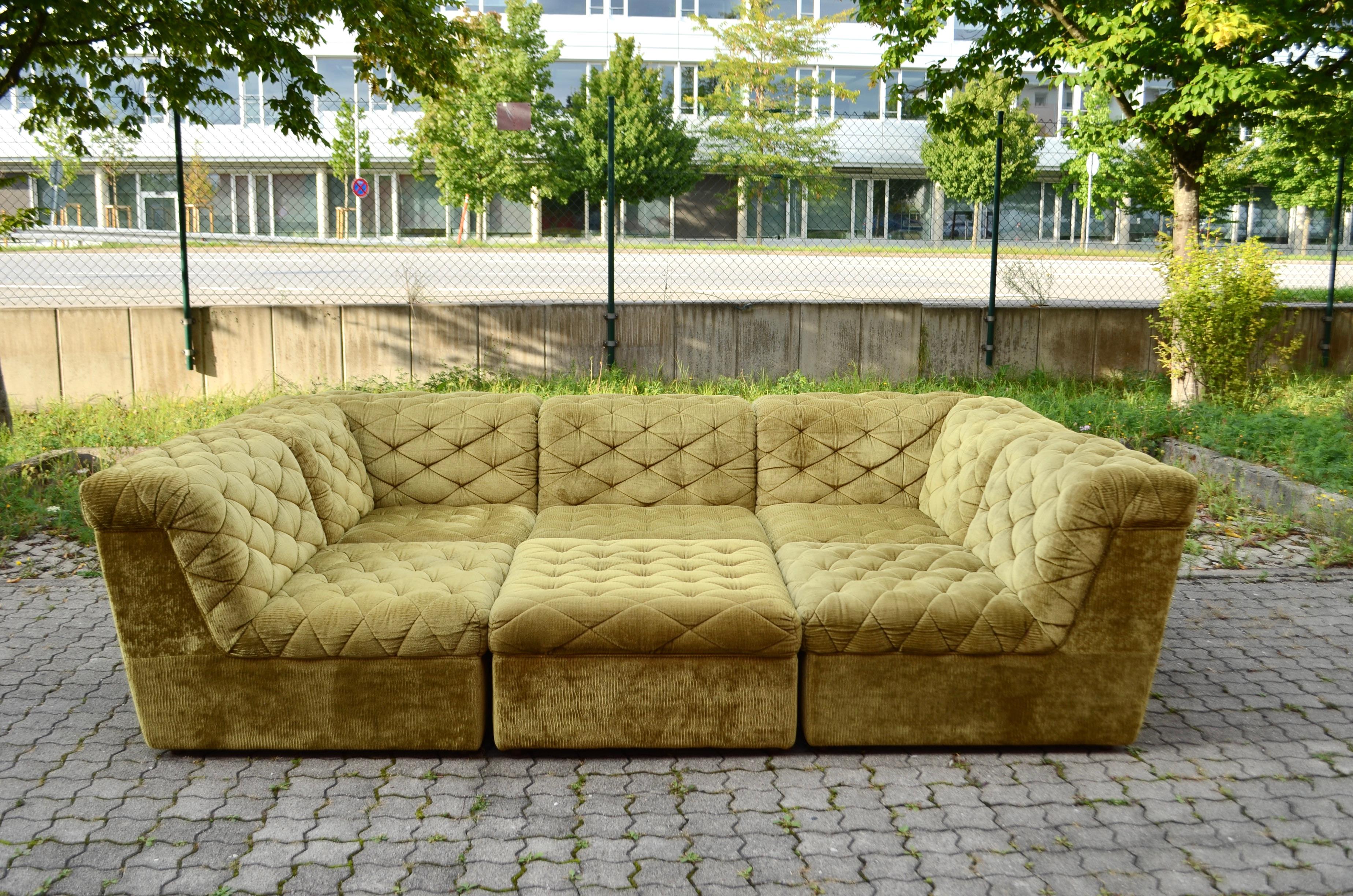 Laauser Vintage Salón Modular Años 70 Terciopelo verde oliva Sofá Seccional en venta 8