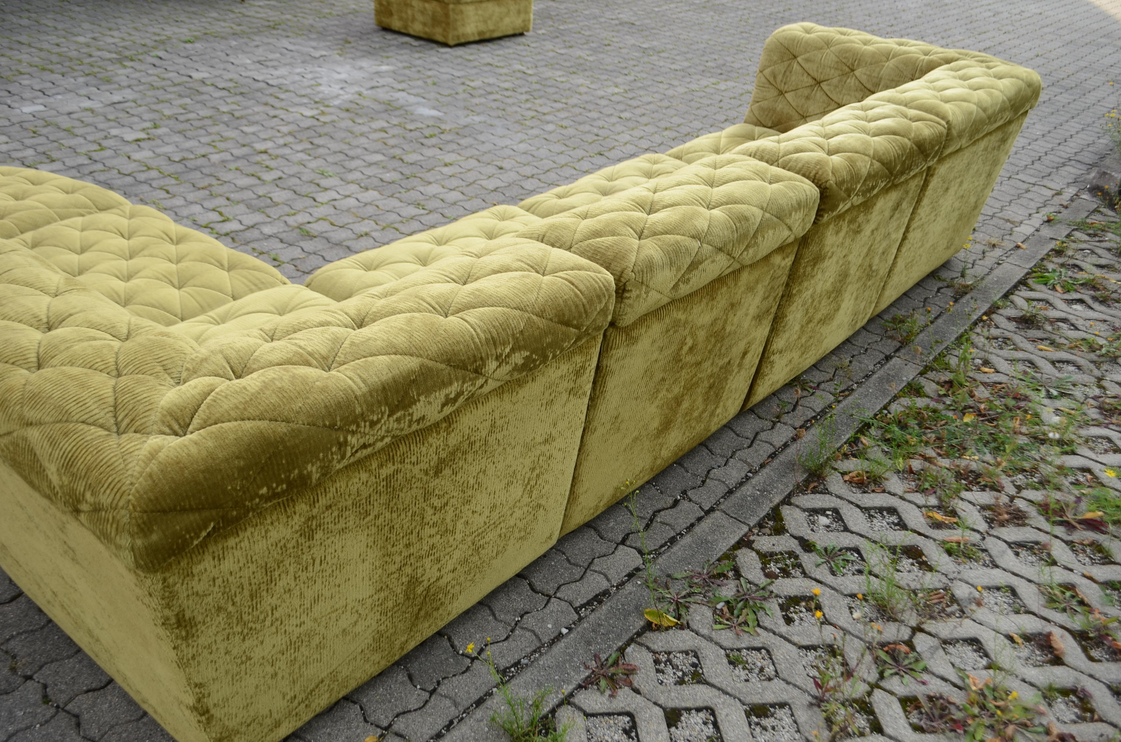 Laauser Vintage Salón Modular Años 70 Terciopelo verde oliva Sofá Seccional en venta 13