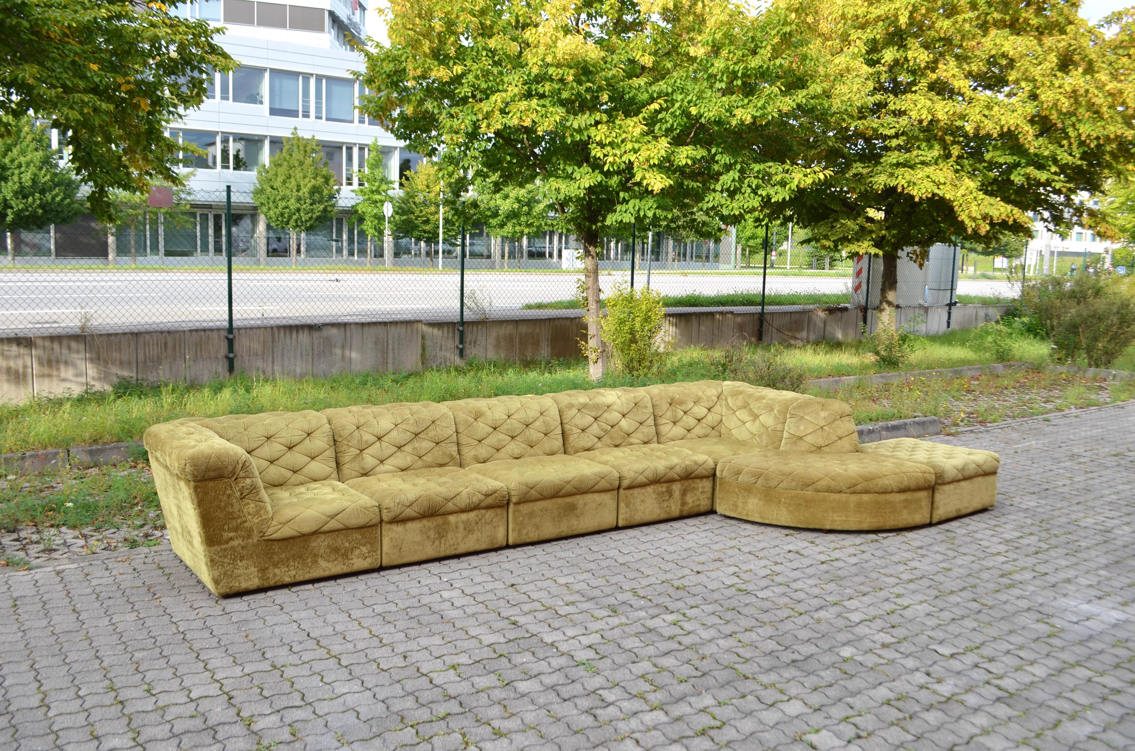 Laauser Vintage Salón Modular Años 70 Terciopelo verde oliva Sofá Seccional en Bueno estado para la venta en Munich, Bavaria