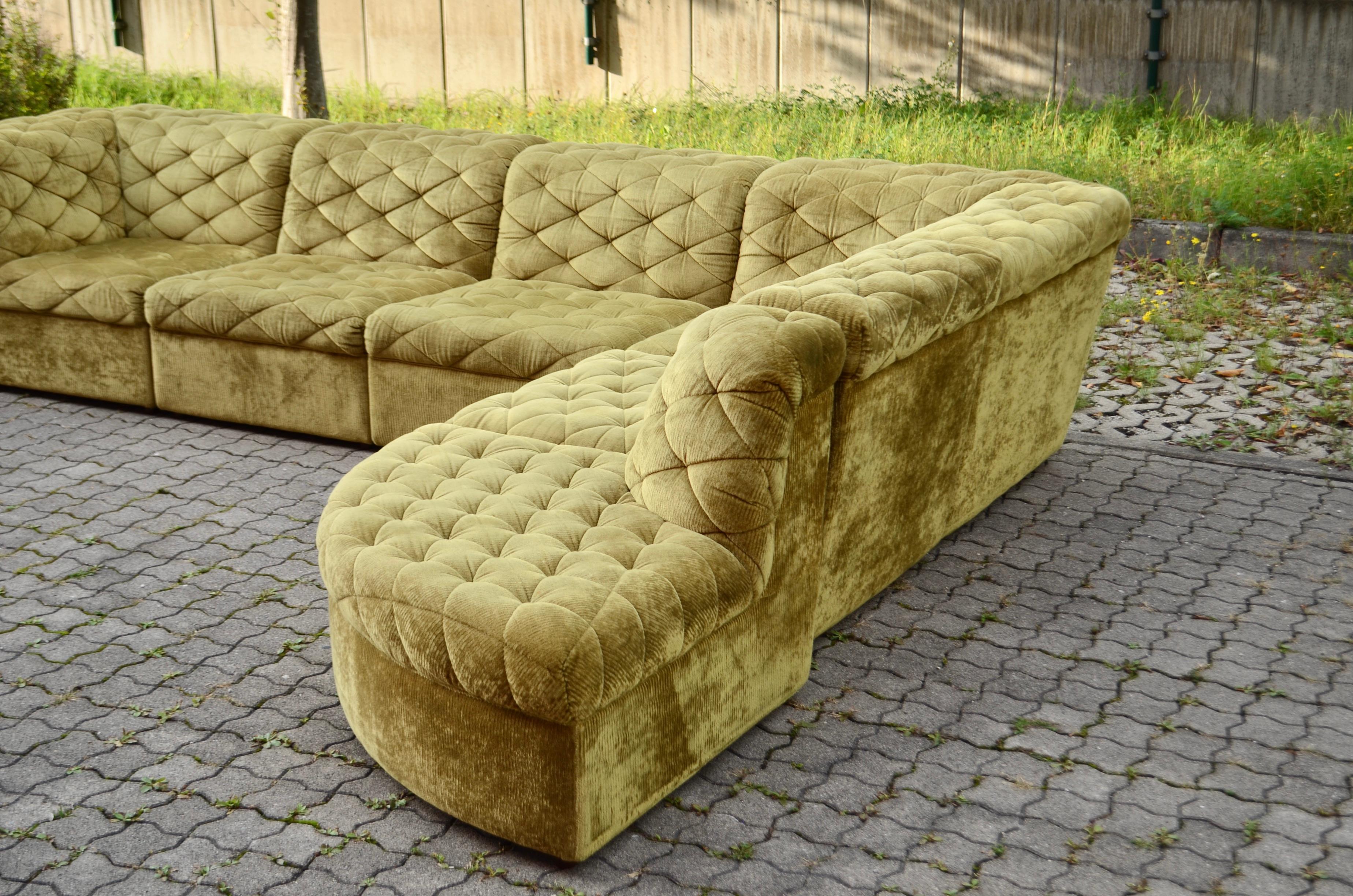 Laauser Vintage Salón Modular Años 70 Terciopelo verde oliva Sofá Seccional finales del siglo XX en venta