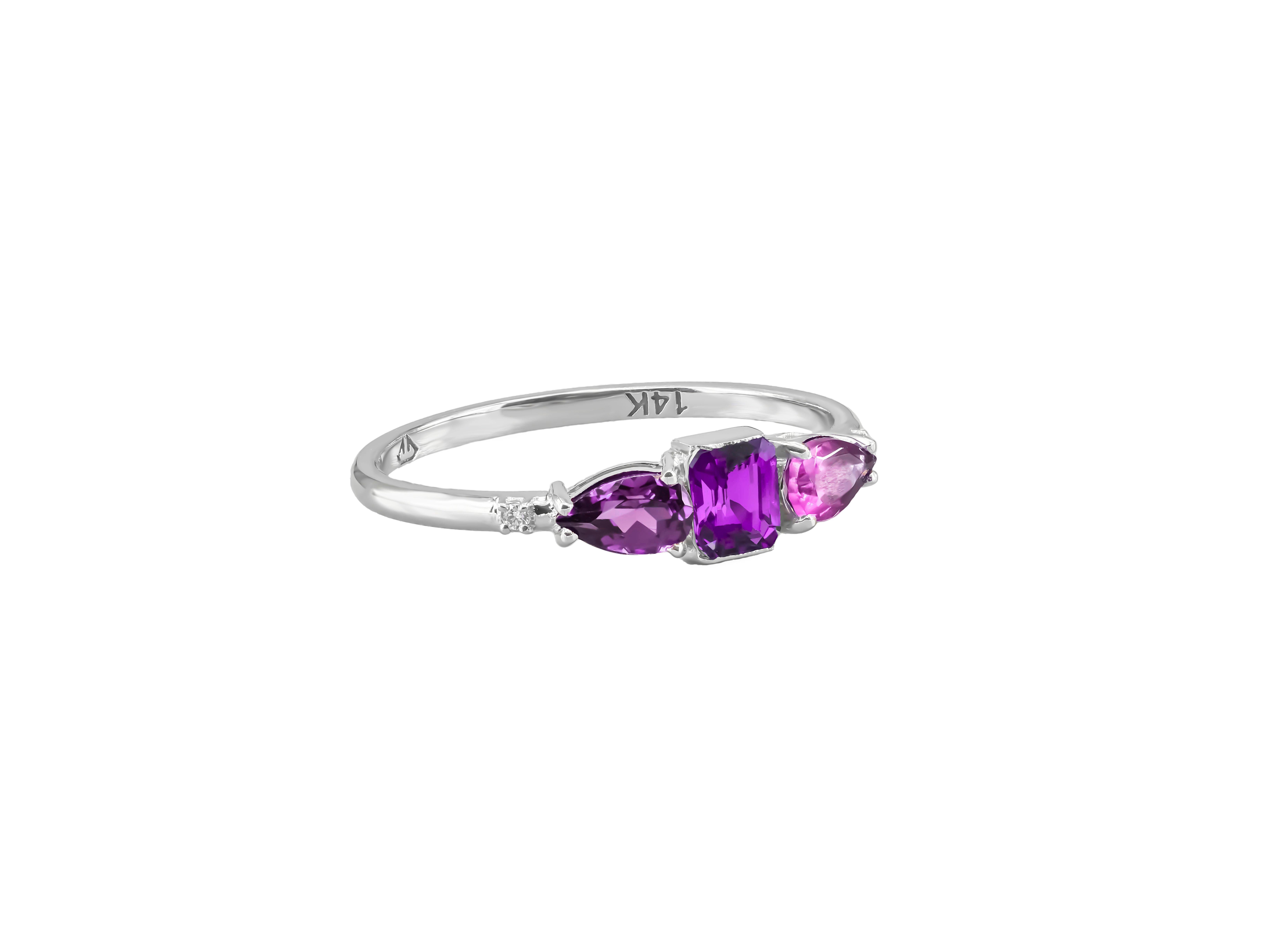 Modern Lab amethyst, garnet 14k gold ring. For Sale