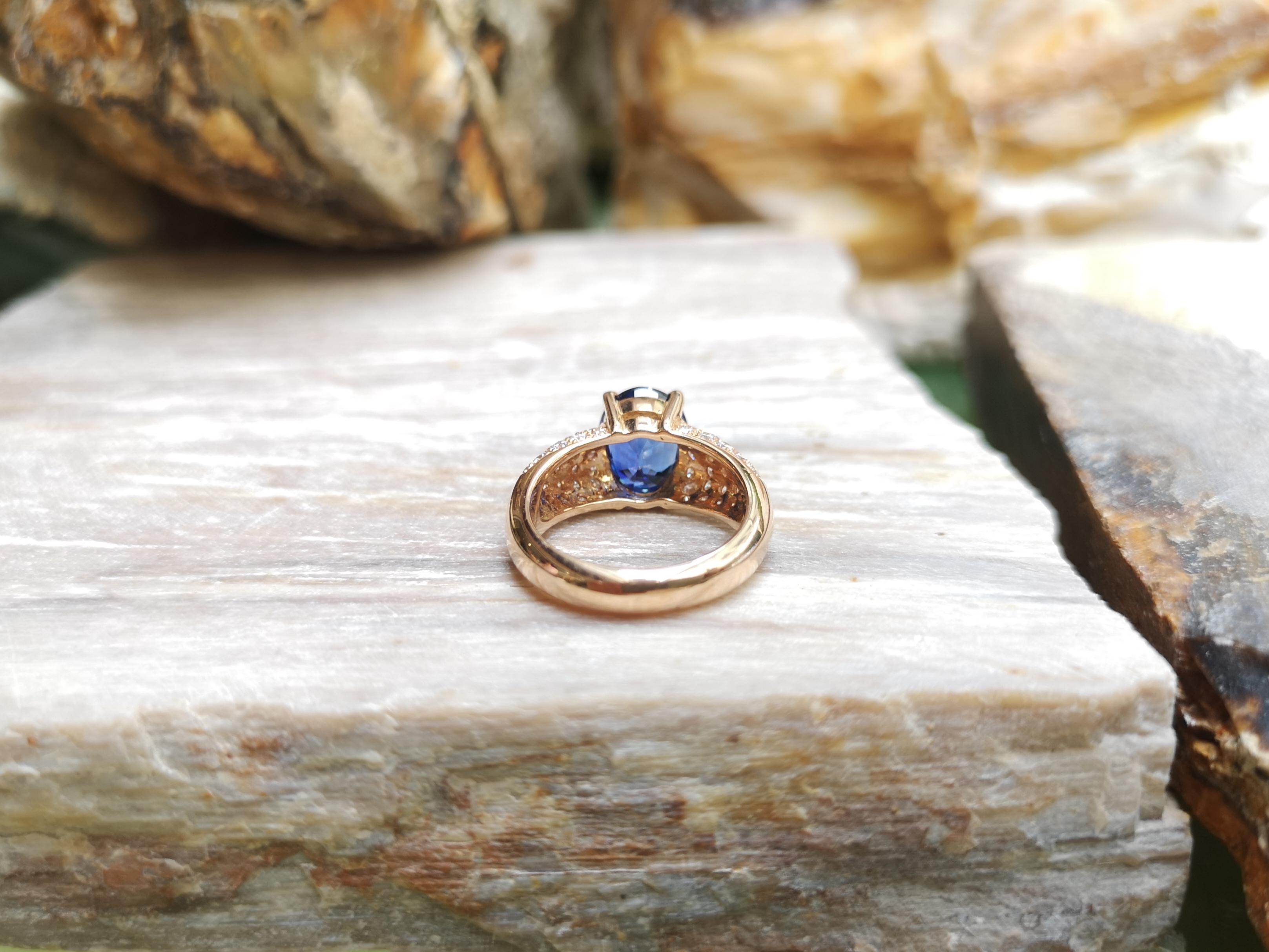 Certified Ceylon Blue Sapphire with Diamond Ring Set in 18 Karat Rose Gold For Sale 1