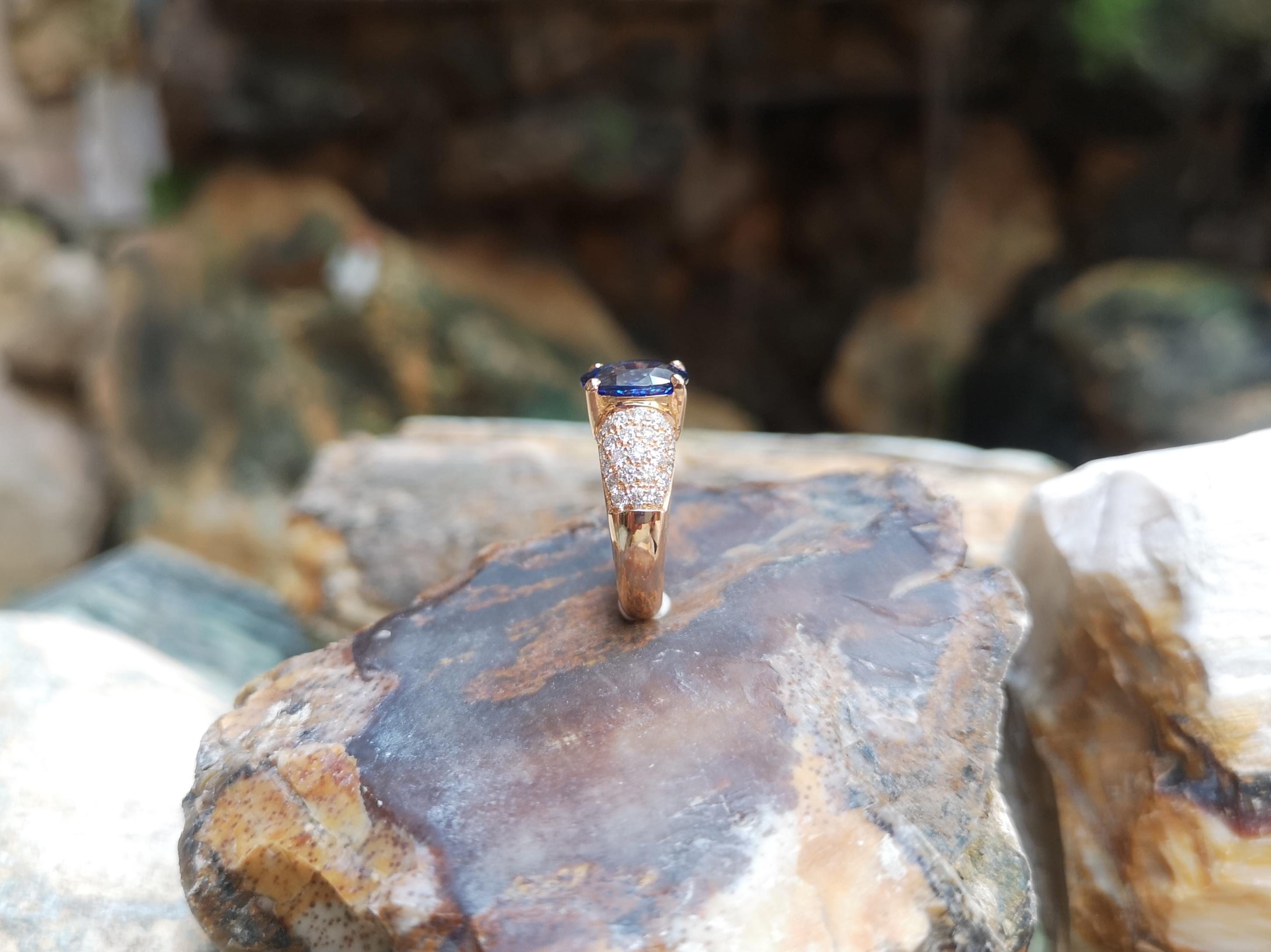 Women's Certified Ceylon Blue Sapphire with Diamond Ring Set in 18 Karat Rose Gold For Sale