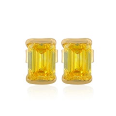 Orecchini da donna delicati e minimalisti in oro giallo massiccio 14k con diamanti sintetici