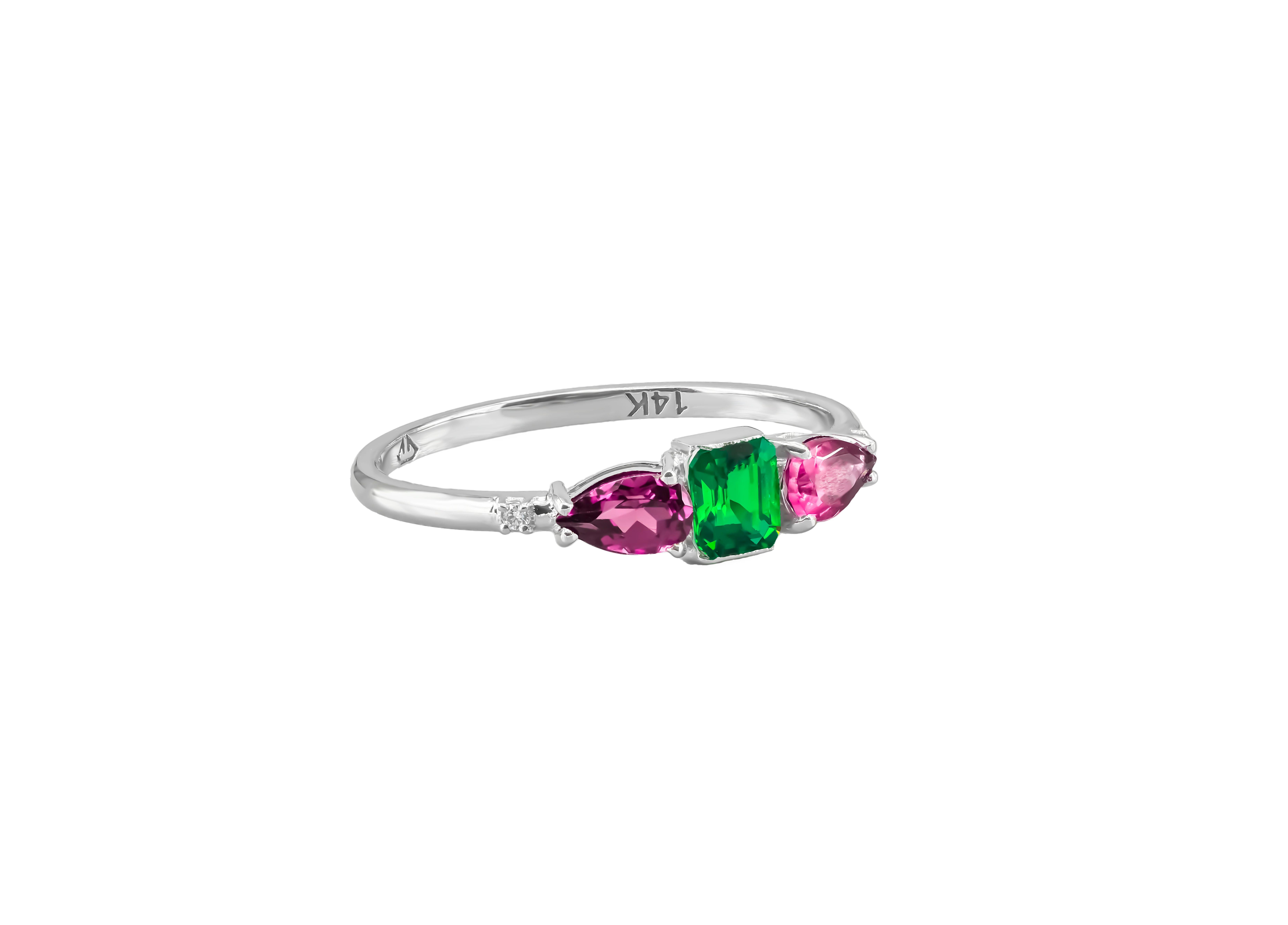 For Sale:  Lab emerald, garnet 14k gold ring. 3