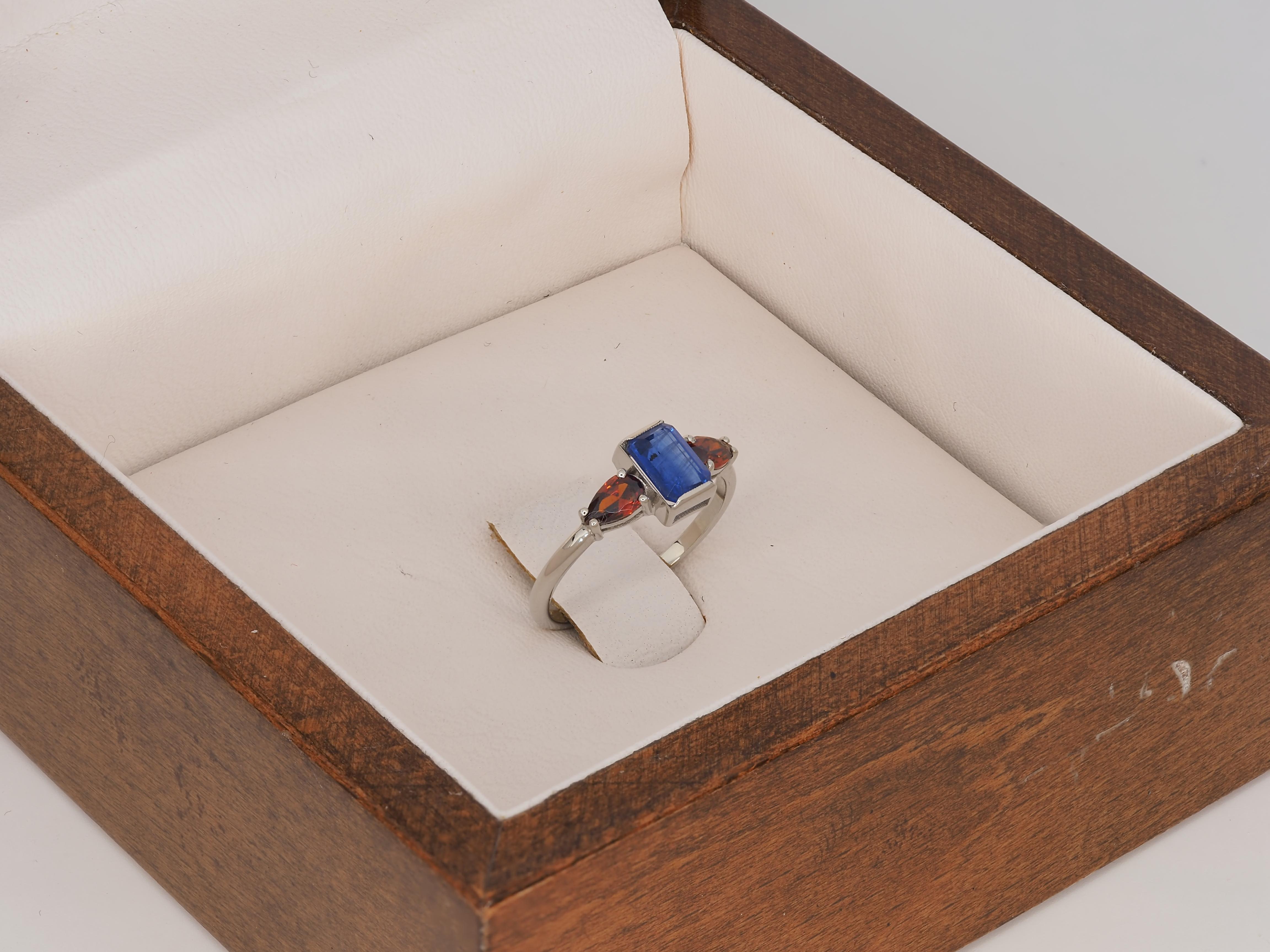 En vente :  Bague en or 14k saphir, grenat 5