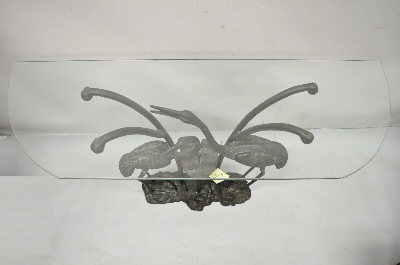 Hollywood Regency Console pour canapé Labarge avec plateau en verre et dossier en forme de nénuphar en forme d'oiseau grue en bronze en vente