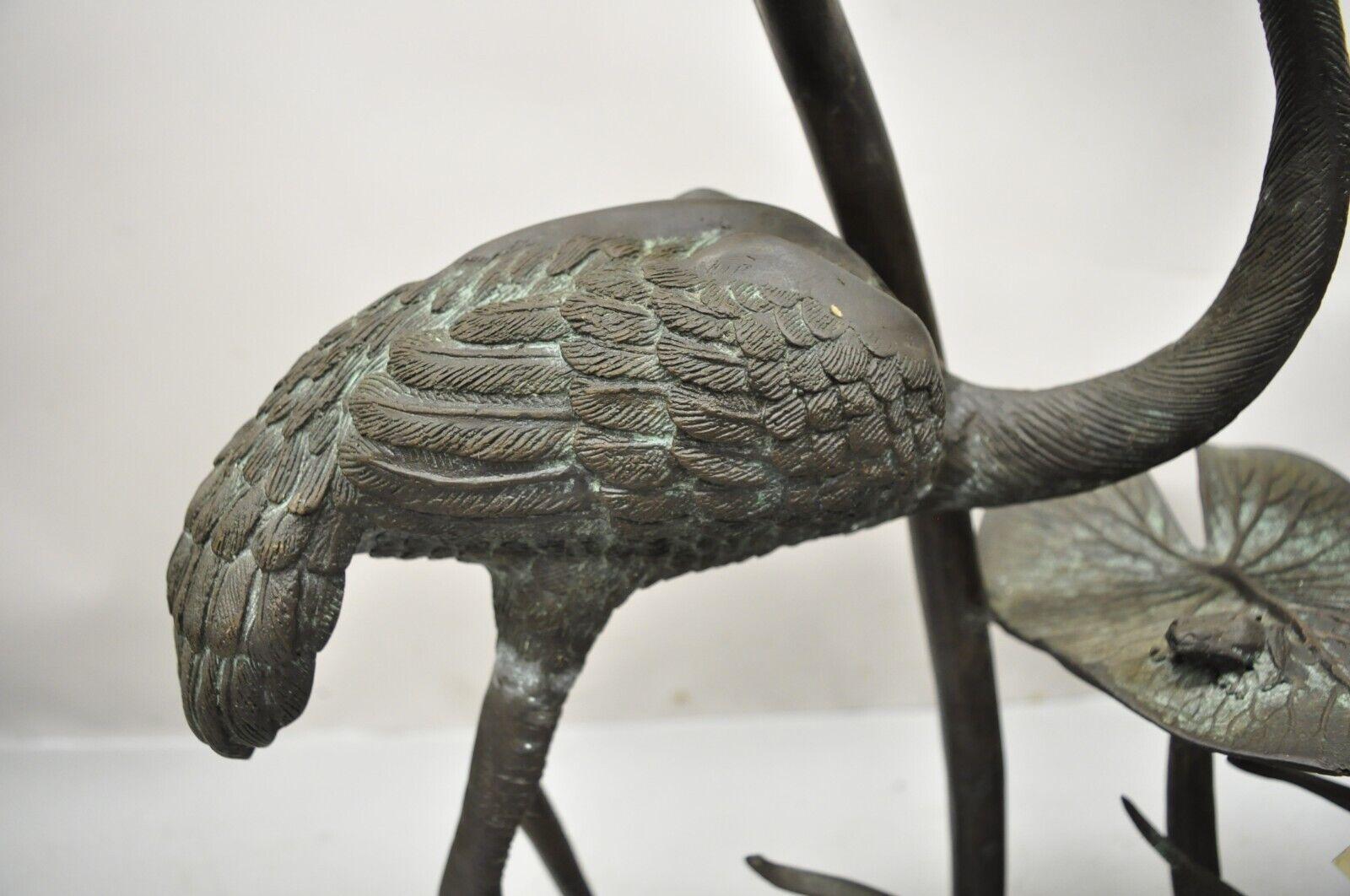 Console pour canapé Labarge avec plateau en verre et dossier en forme de nénuphar en forme d'oiseau grue en bronze en vente 1