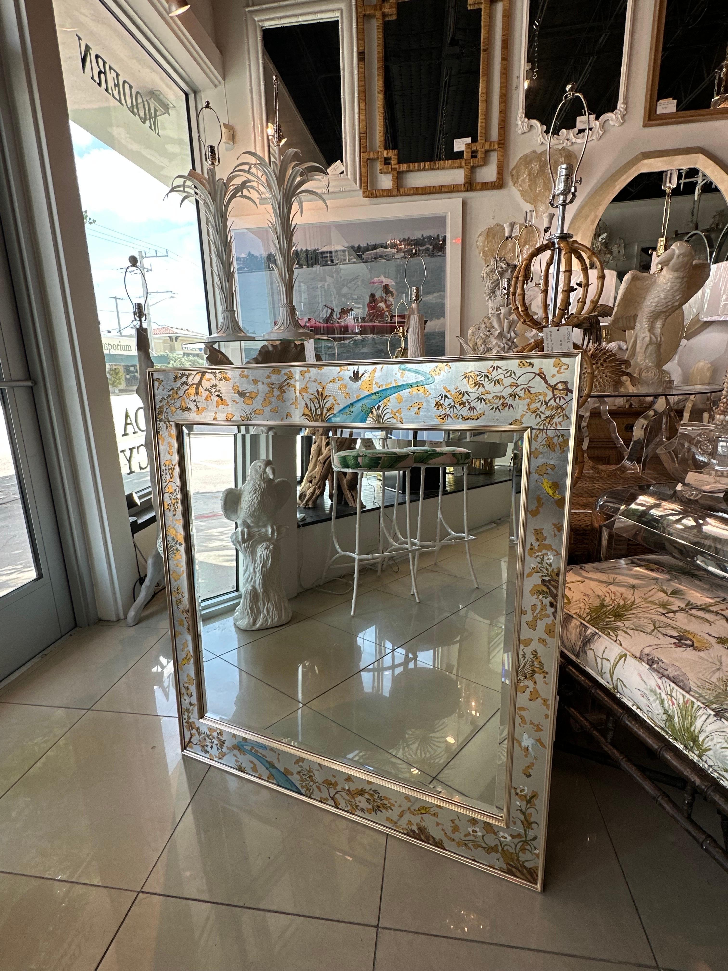 Espejo de Pared LaBarge Eglomise Chinoiserie Hoja de Plata Pintado Pájaro Mariposa en venta 7
