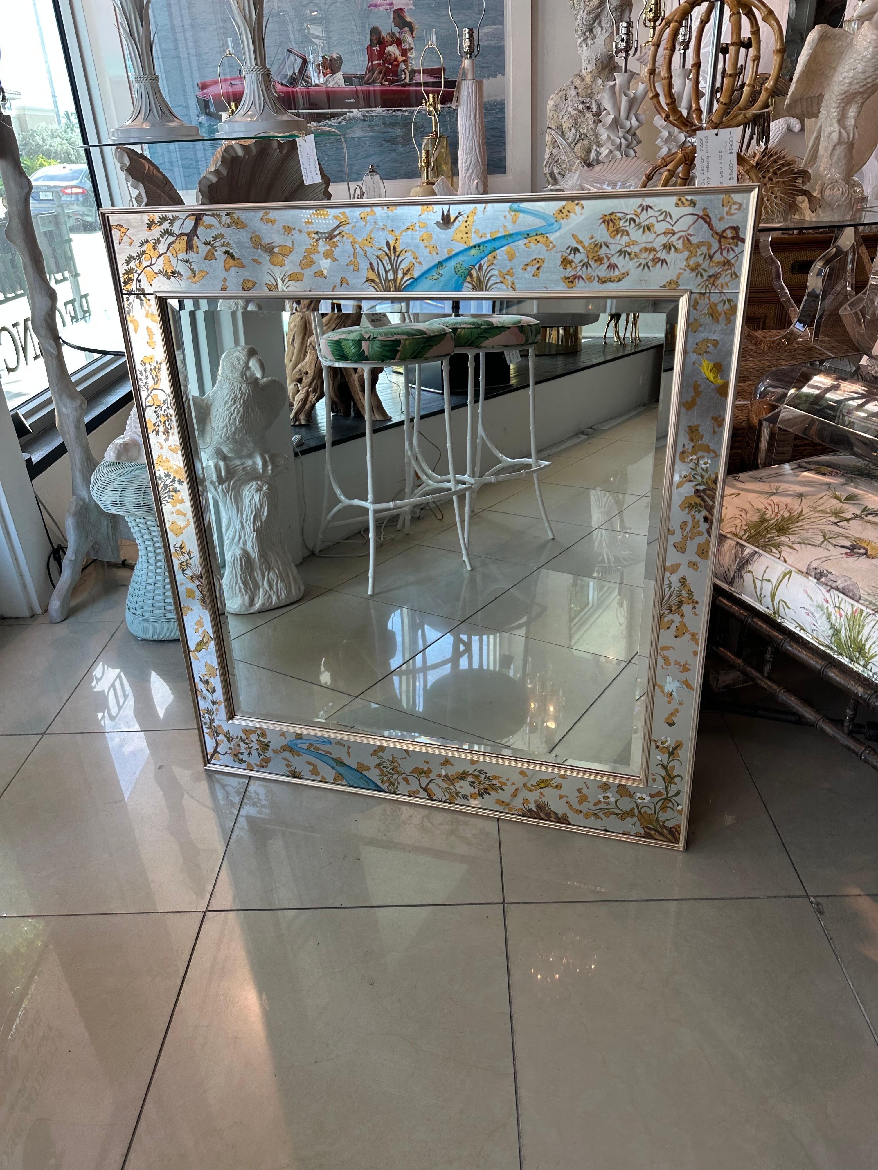 Espejo de Pared LaBarge Eglomise Chinoiserie Hoja de Plata Pintado Pájaro Mariposa Europeo en venta
