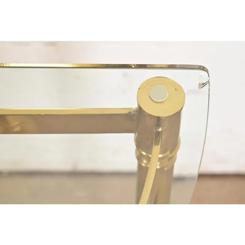 Mesa consola Labarge Hollywood Regency de latón con patas en forma de cascos, circa años 60 en venta 5
