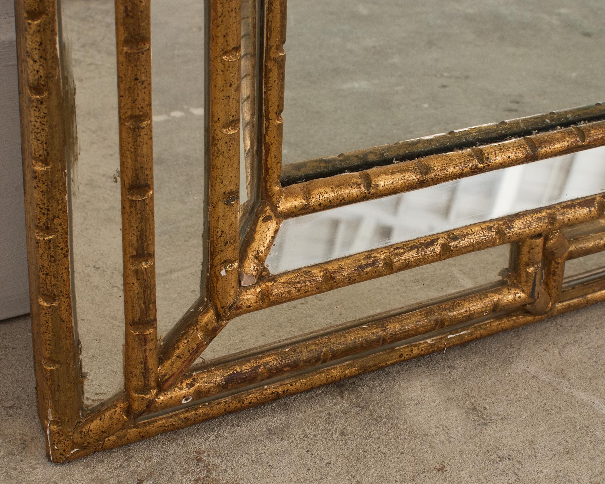 Miroir coussin en bois doré et faux bambou Labarge Hollywood Regency en vente 5
